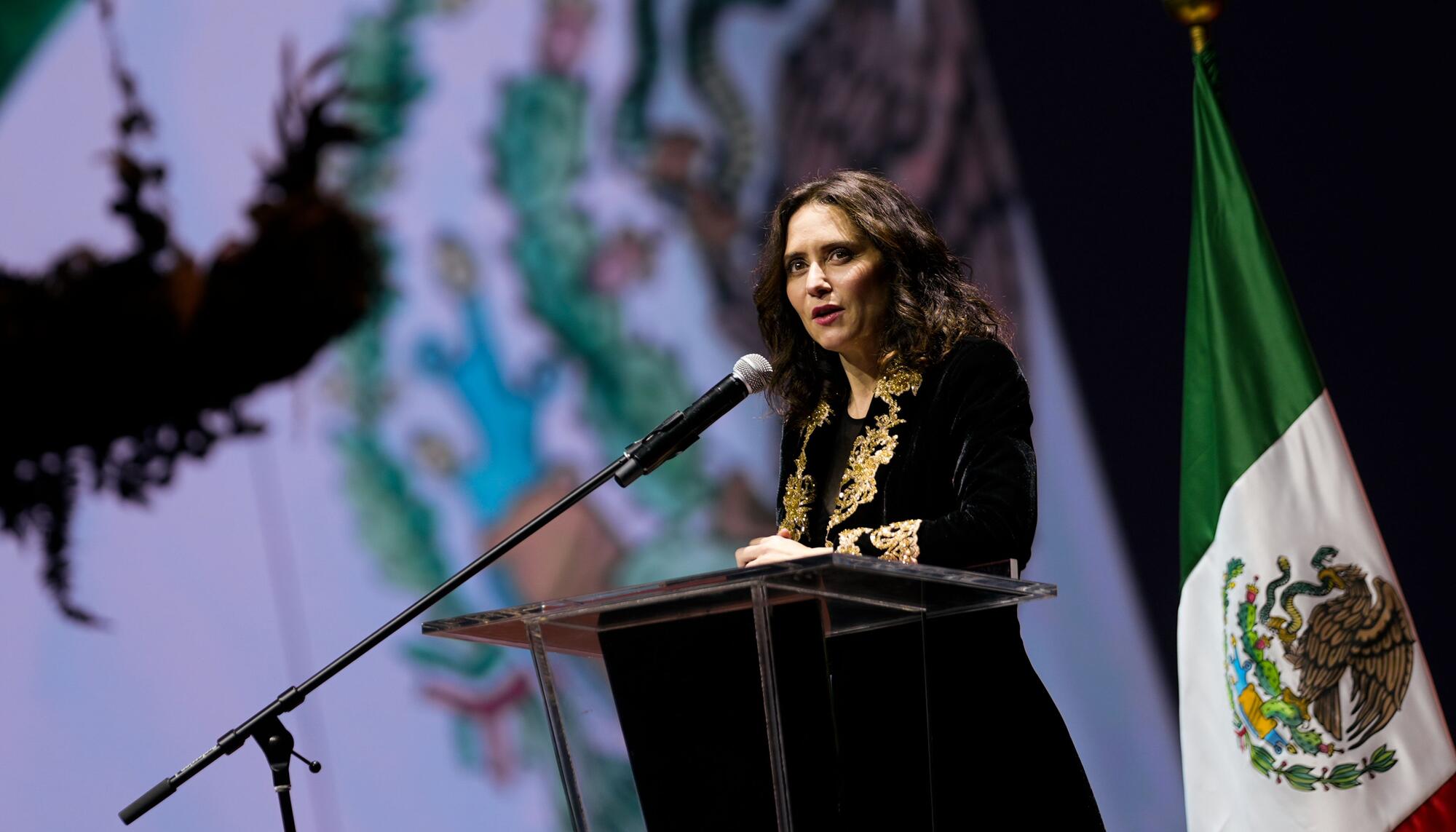 Ayuso prensa México