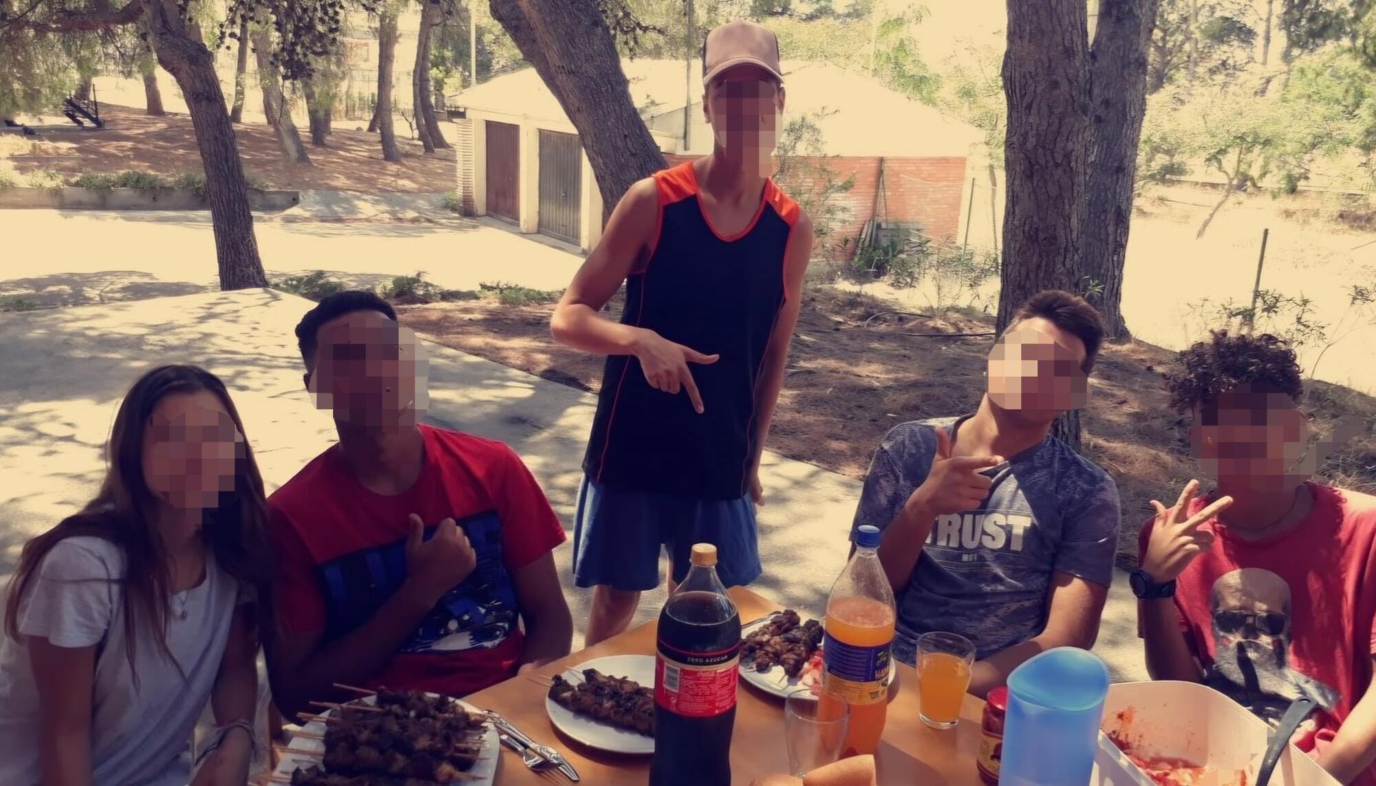 Youssef y sus compañeros en el centro tutelado