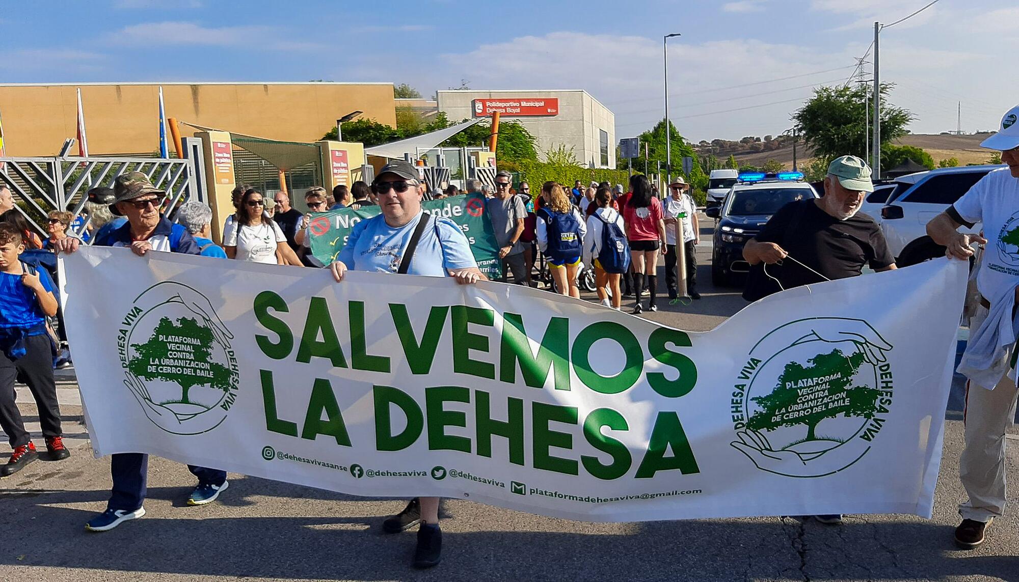 Manifestación contra la construcción en Cerro del Baile y los Carriles