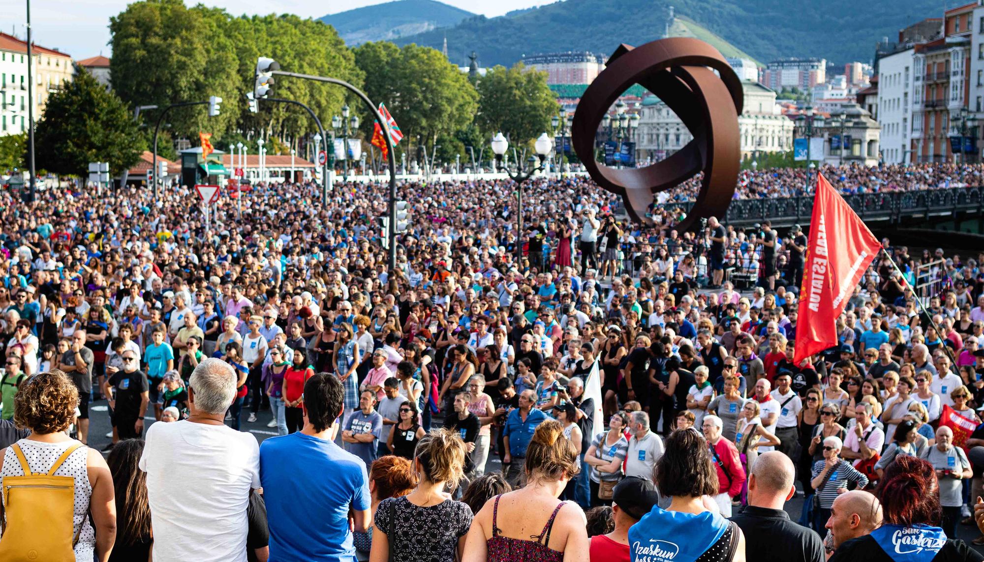 Manifestación en Bilbao en solidaridad con las 47 personas encausadas en el proceso 11/13