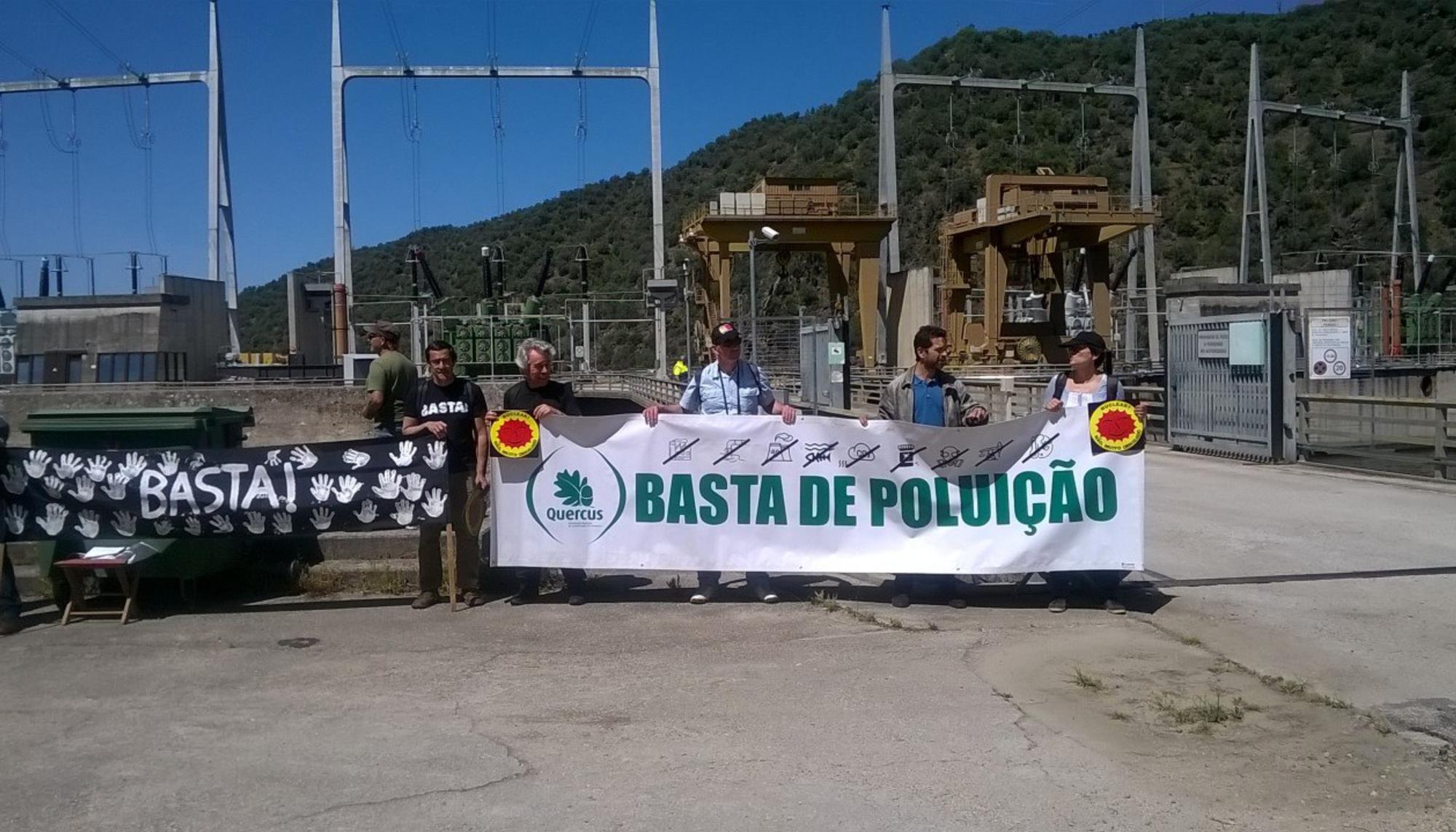 Activistas de Portugal y España se manifiestan en la frontera contra Almaraz el 11 de mayo de 2019 I