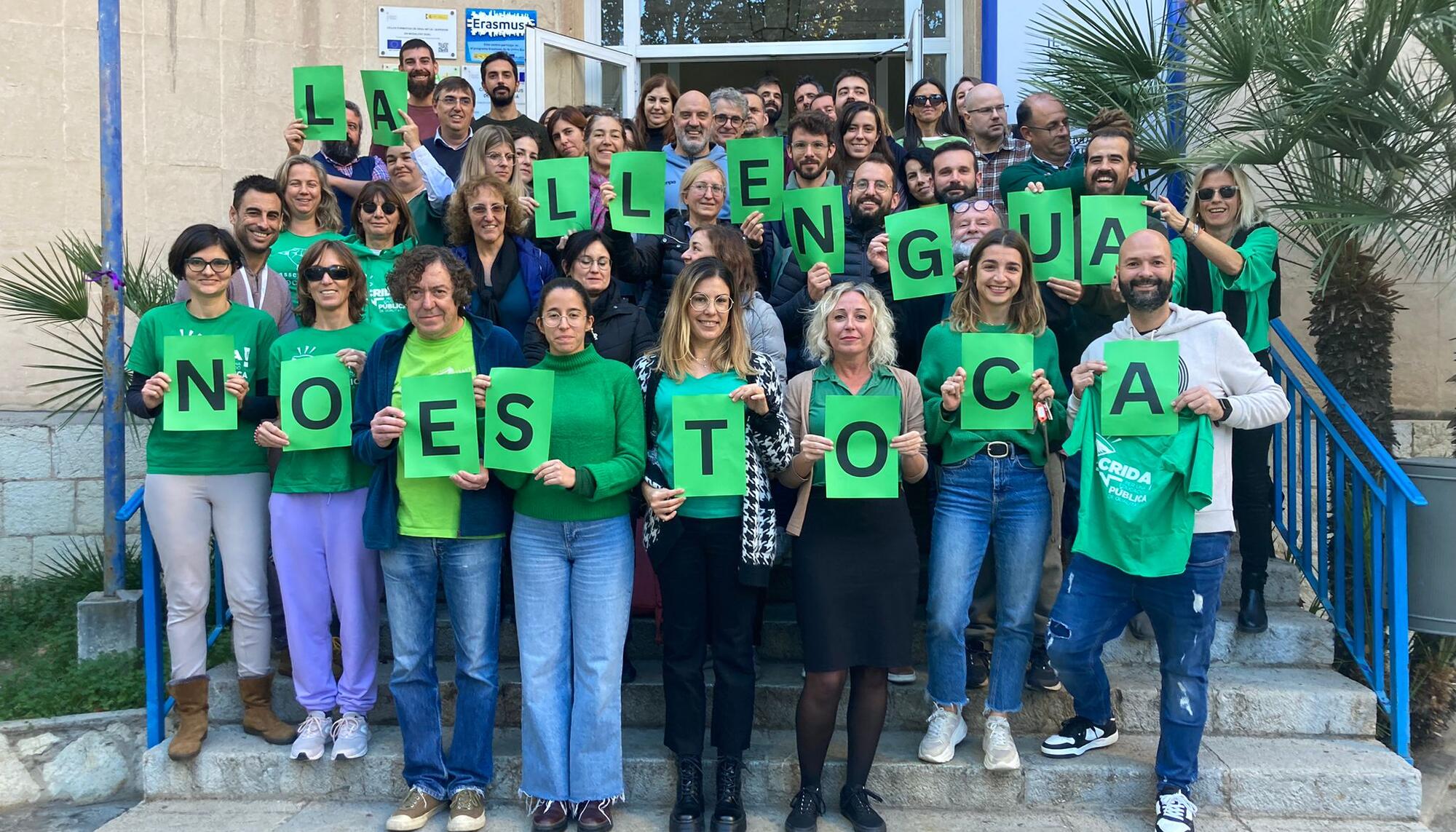 Campanya "La llengua no es toca" als centres educatius de les Illes Balears