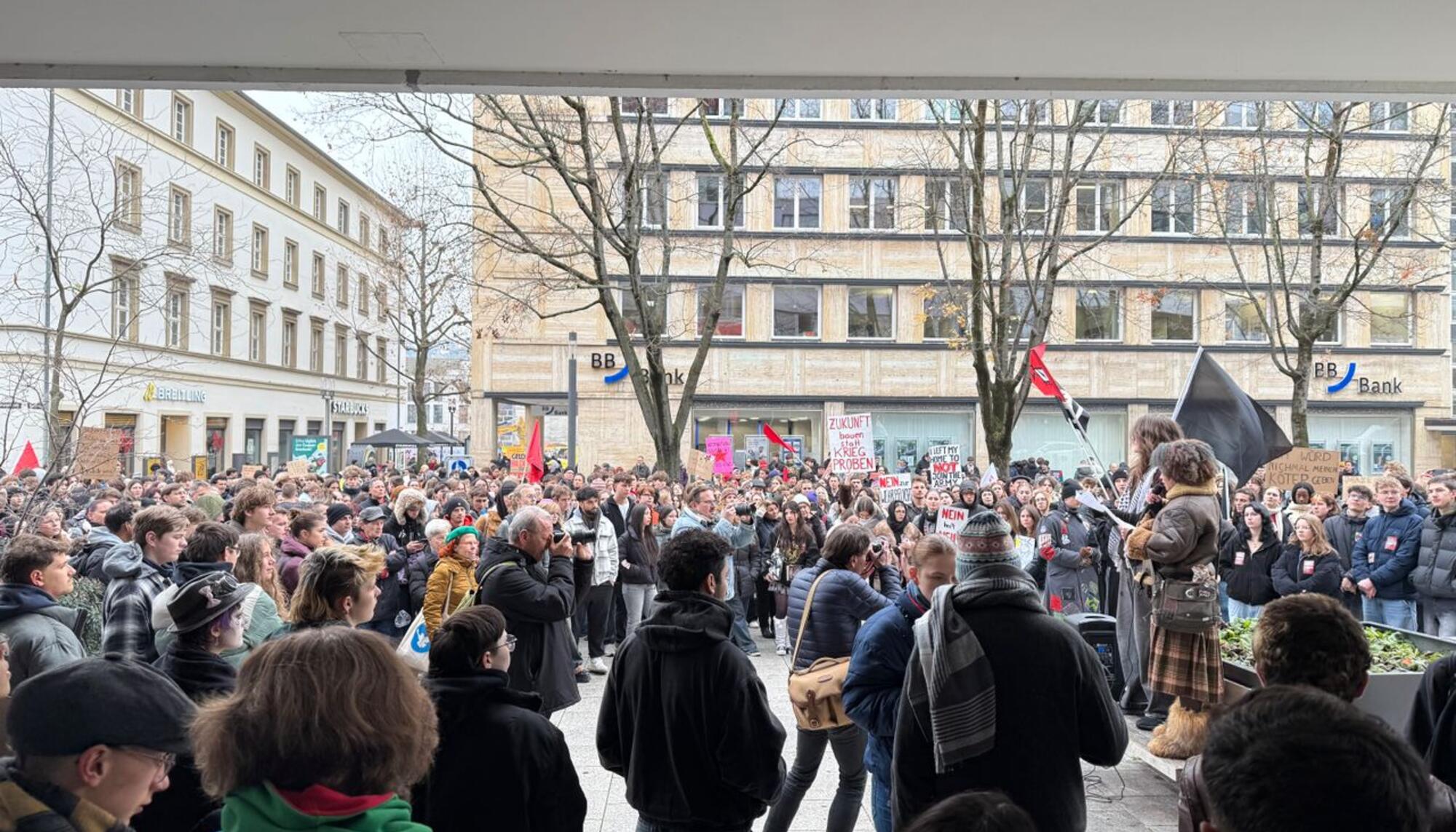 Manifestación en contra el servicio militar Alemania -1