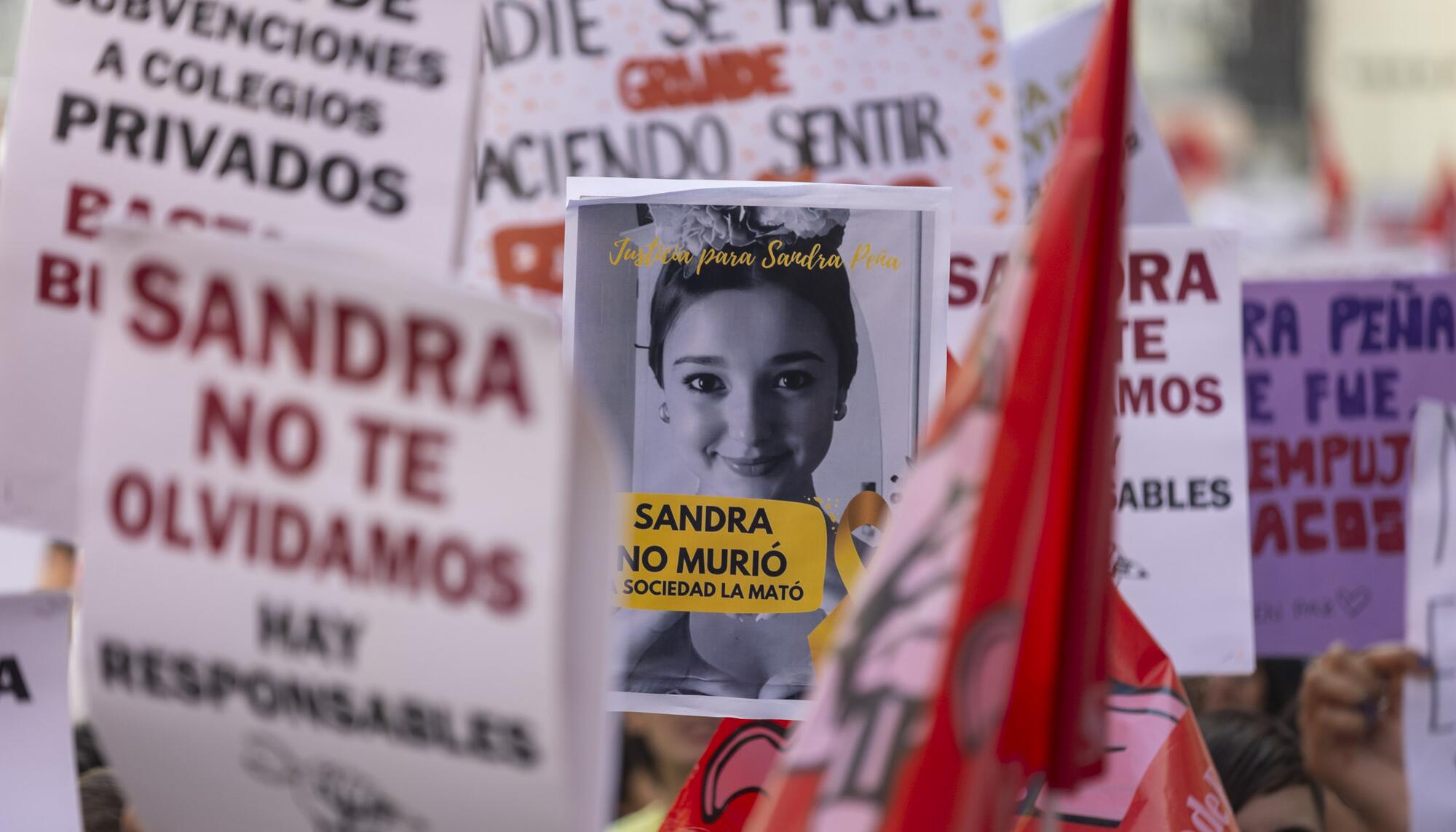 Manifestación  Acoso escolar justicia para Sandra - 7