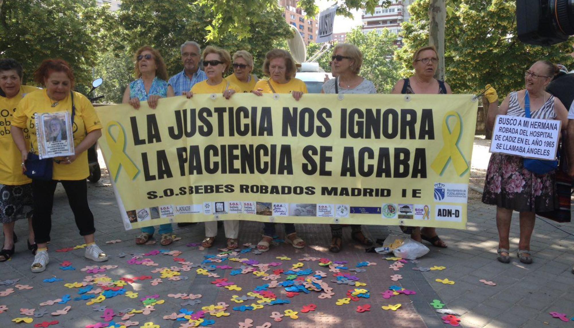 Concentración durante el juicio de Eduardo Vela