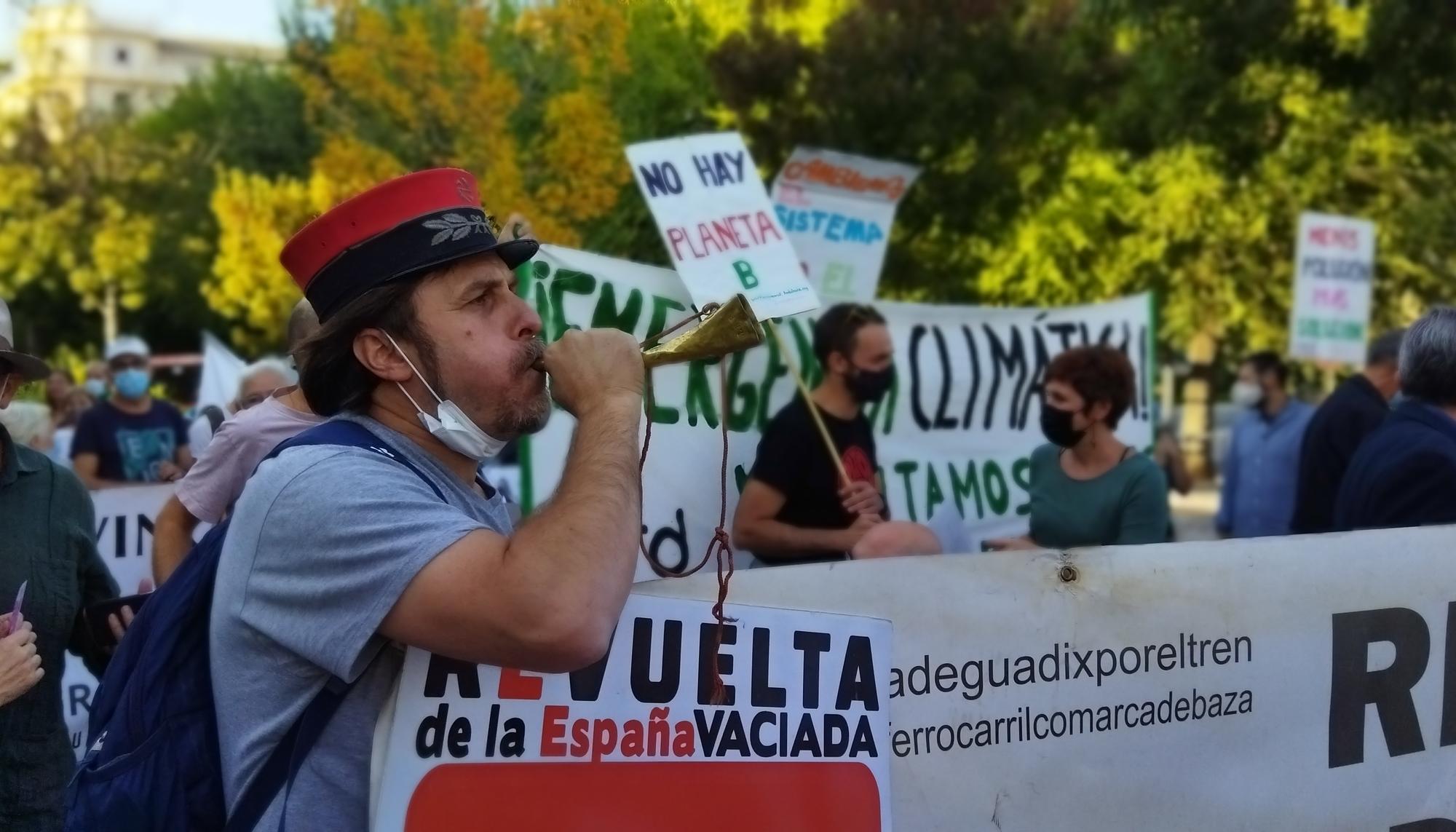 Manifestación Granada semana movilizaciones tren 02