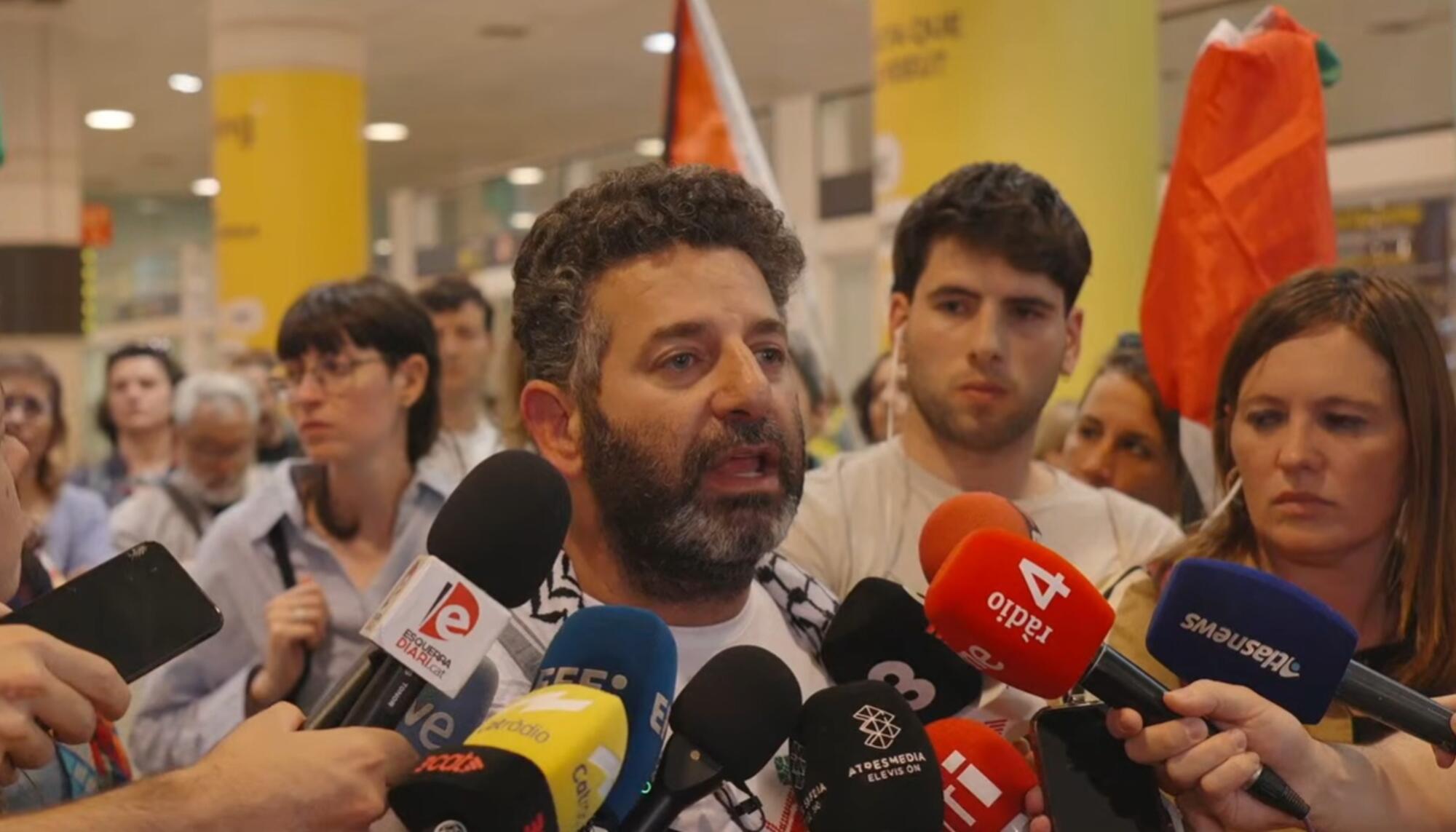 El activista Saif Abukeshek