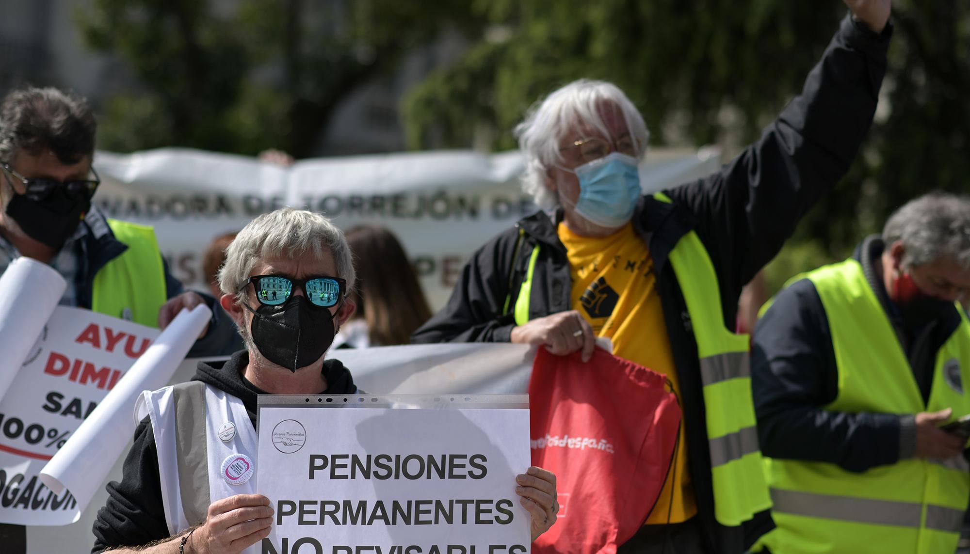 Pensionistas en el Congreso el 14 de abril república - 2