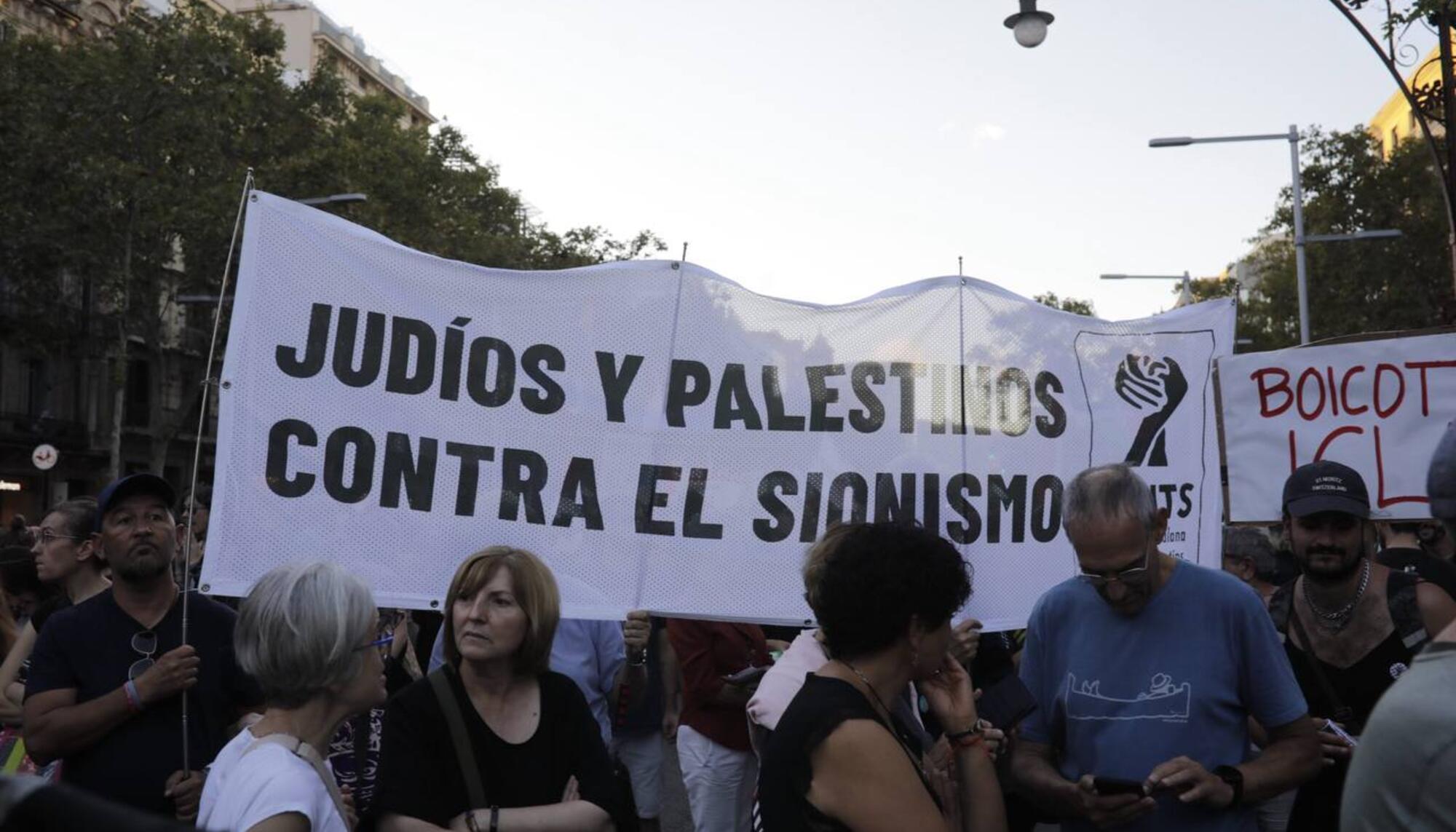 Pancarta en la manifestación de Barcelona 27s palestina