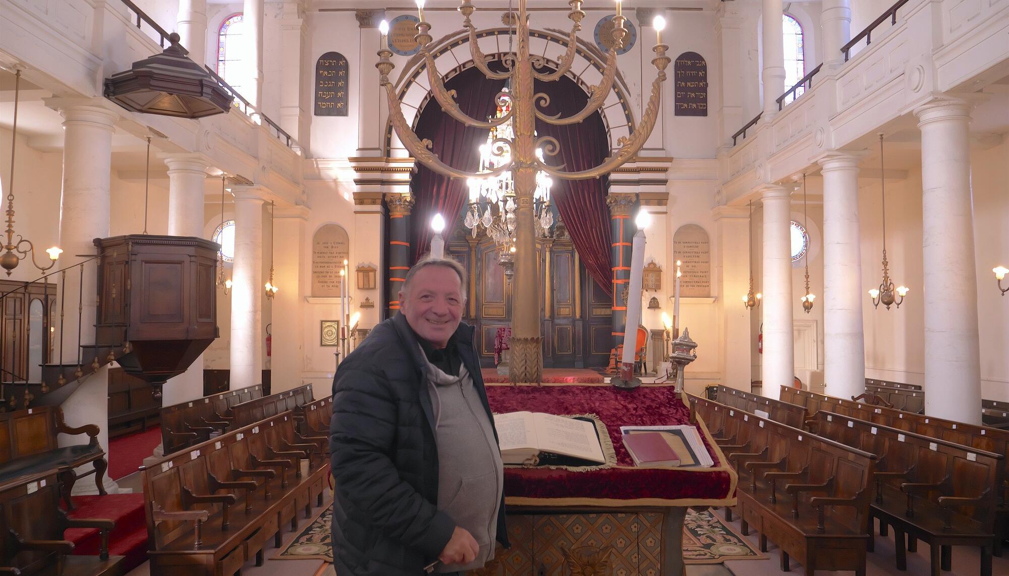 Patrick, que es voluntario en la sinagoga de Baiona