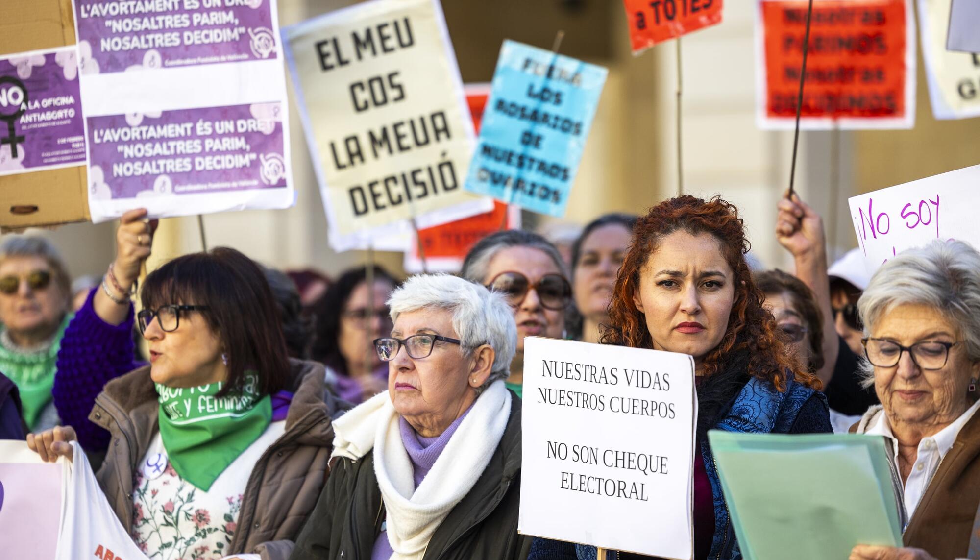 Movilización contra la oficina antiaborto de PP y Vox en Alicante - 13
