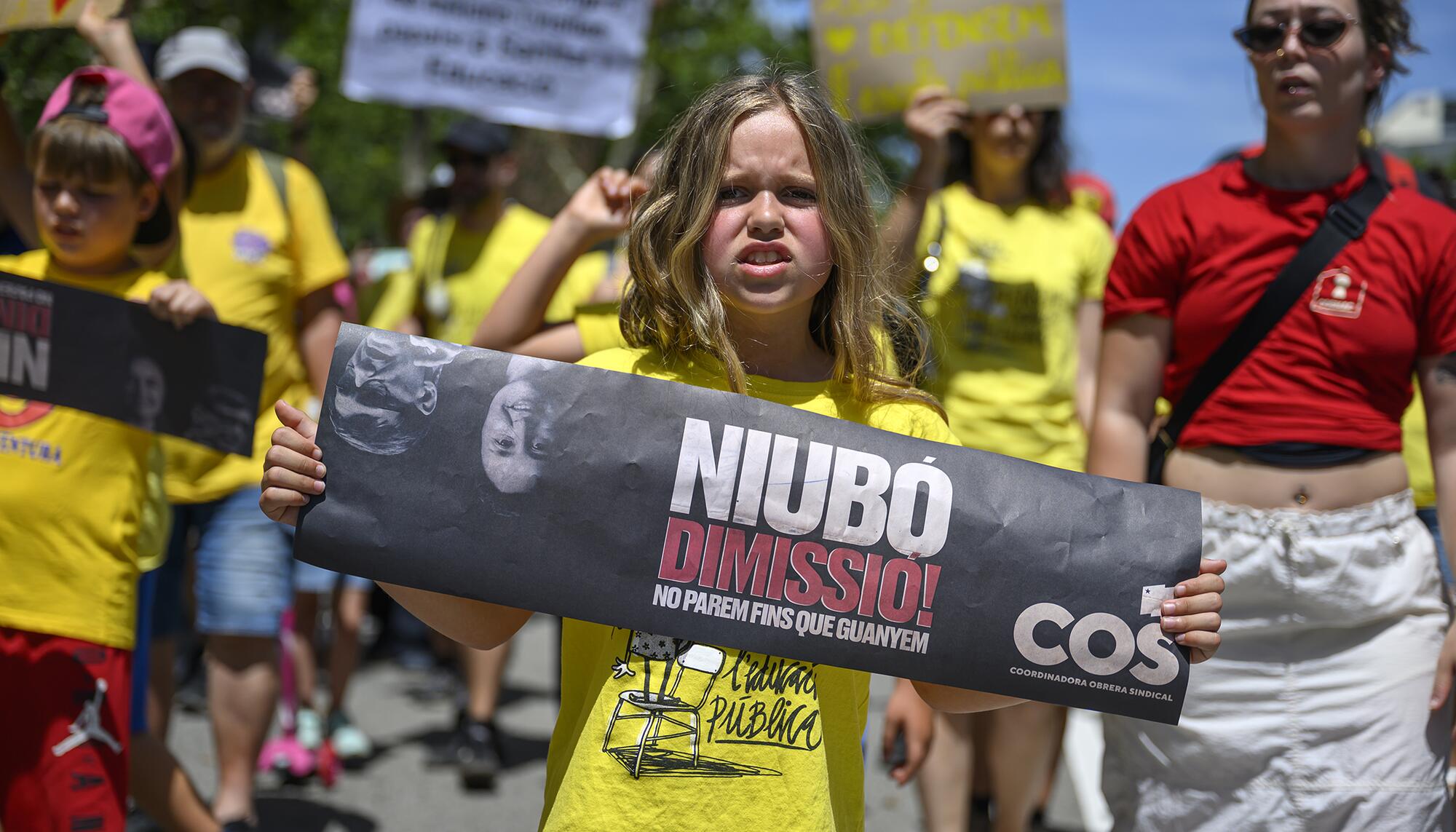 Manifestación comunidad educativa en Barcelon del 14 de junio 2026 - 16