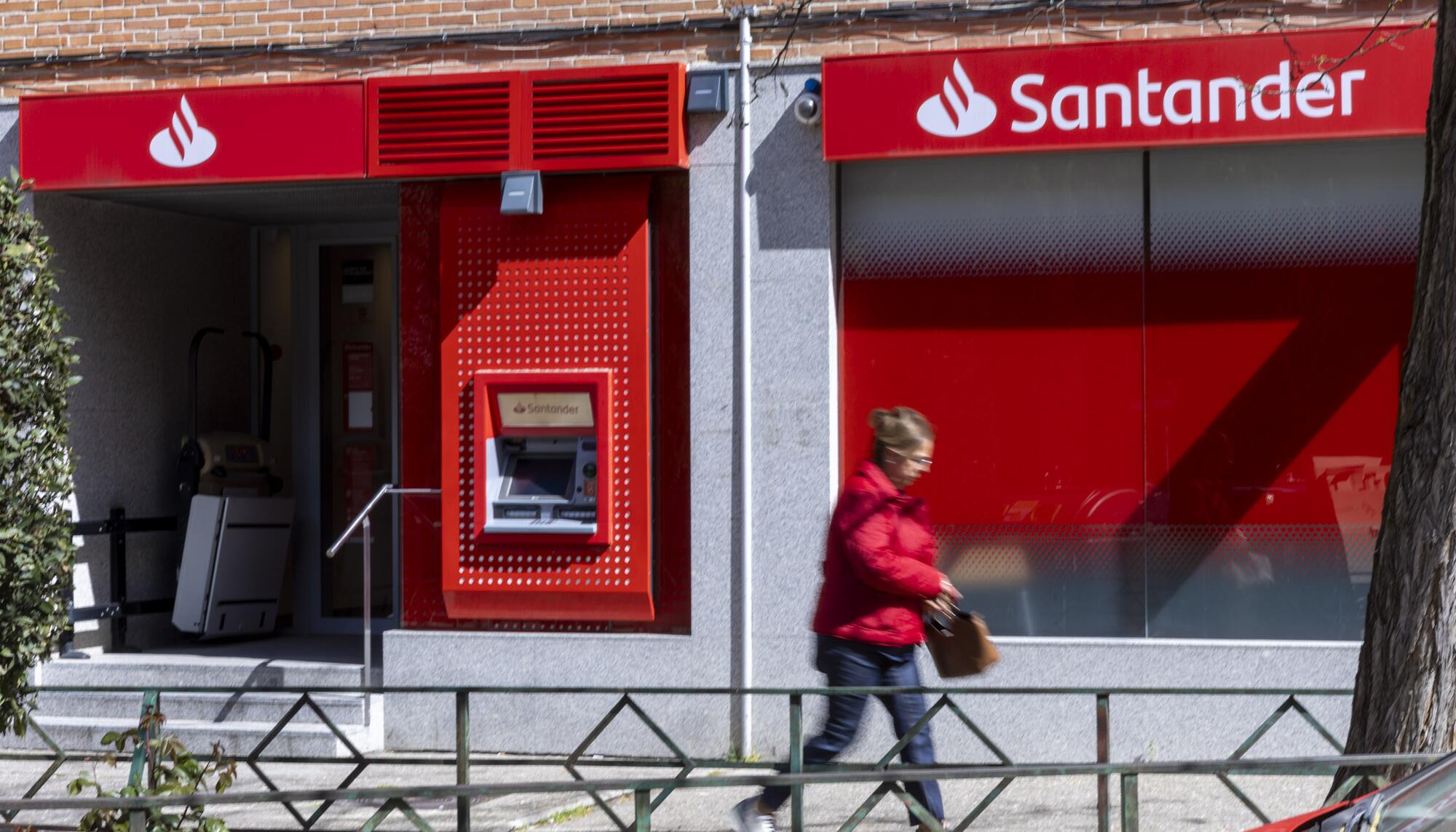Oficina Banco Santander Valdezarza - 2