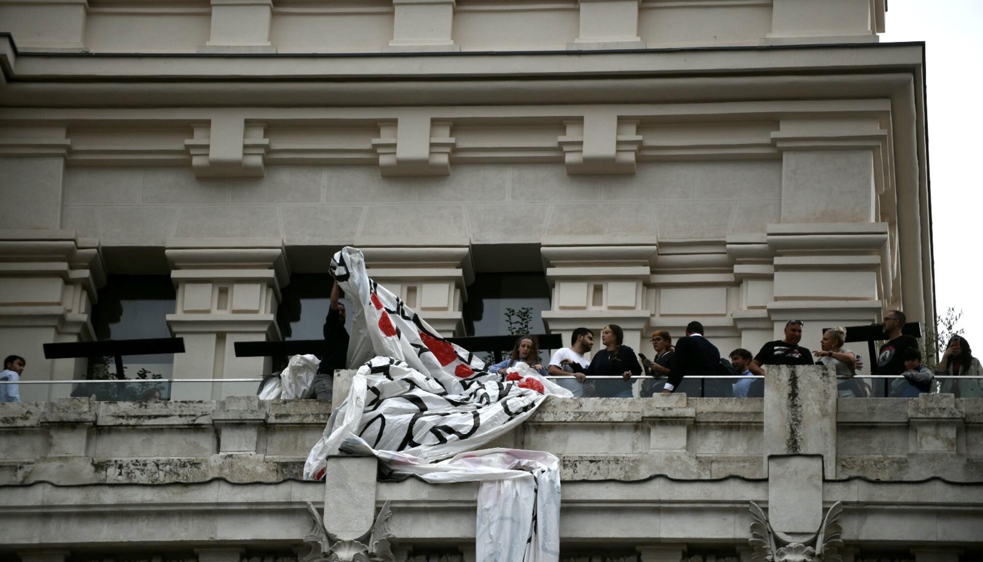 Decenas de miles de personas tomaron Madrid el 13 de octubre de 2024 para protestar por la falta de medidas para contener los precios del alquiler. - 17