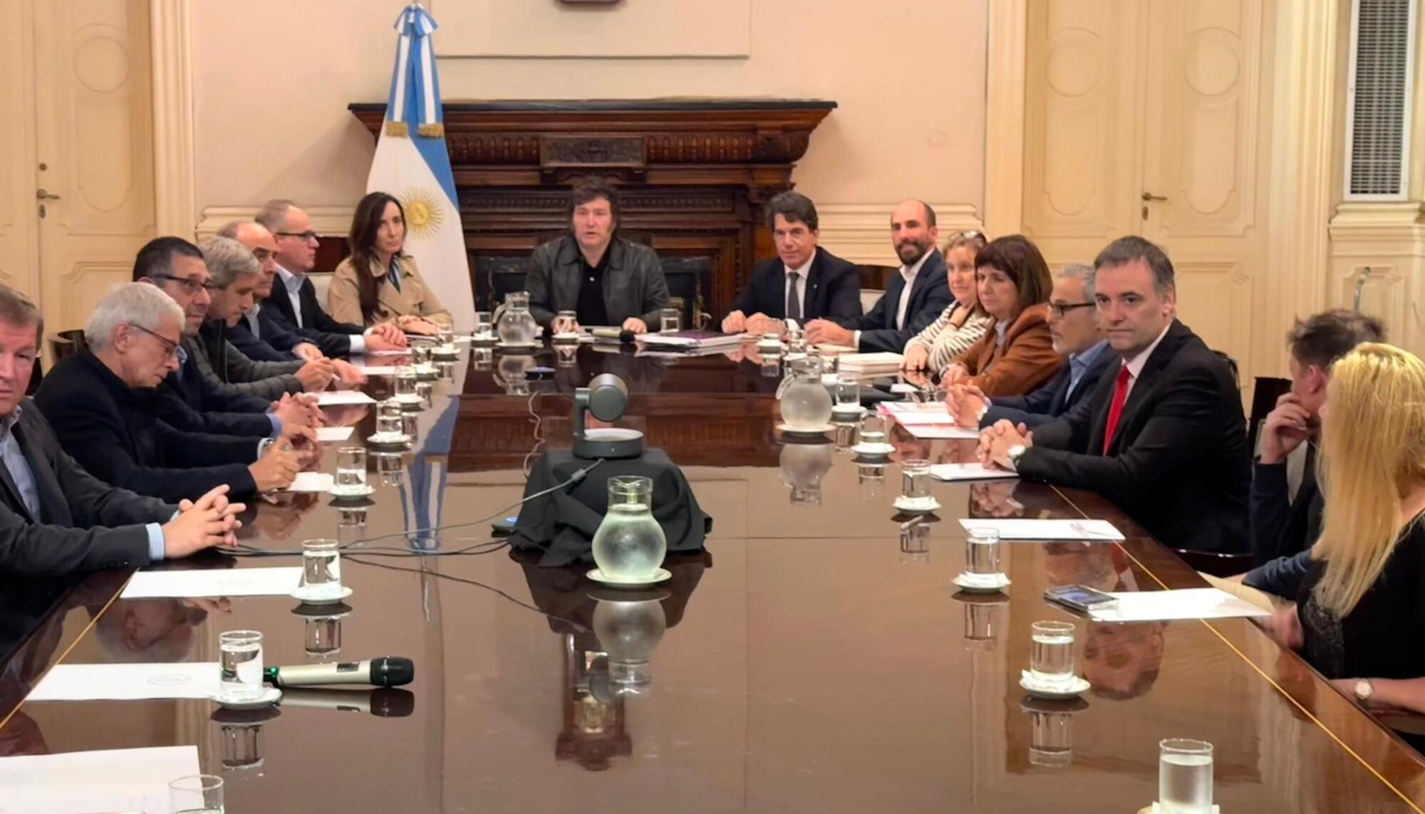 El embajador de Israel en Argentina, Eyal Sela, participó en la reunión del gabinete de Javier Milei que analizó el ataque de Irán con drones y misiles sobre Israel.