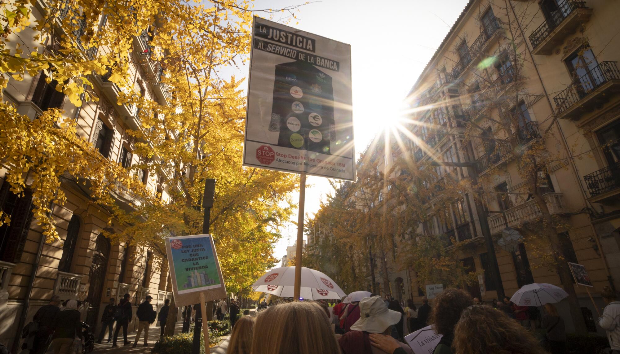 Manifestación contra el negocio especulativo de la vivienda - 10