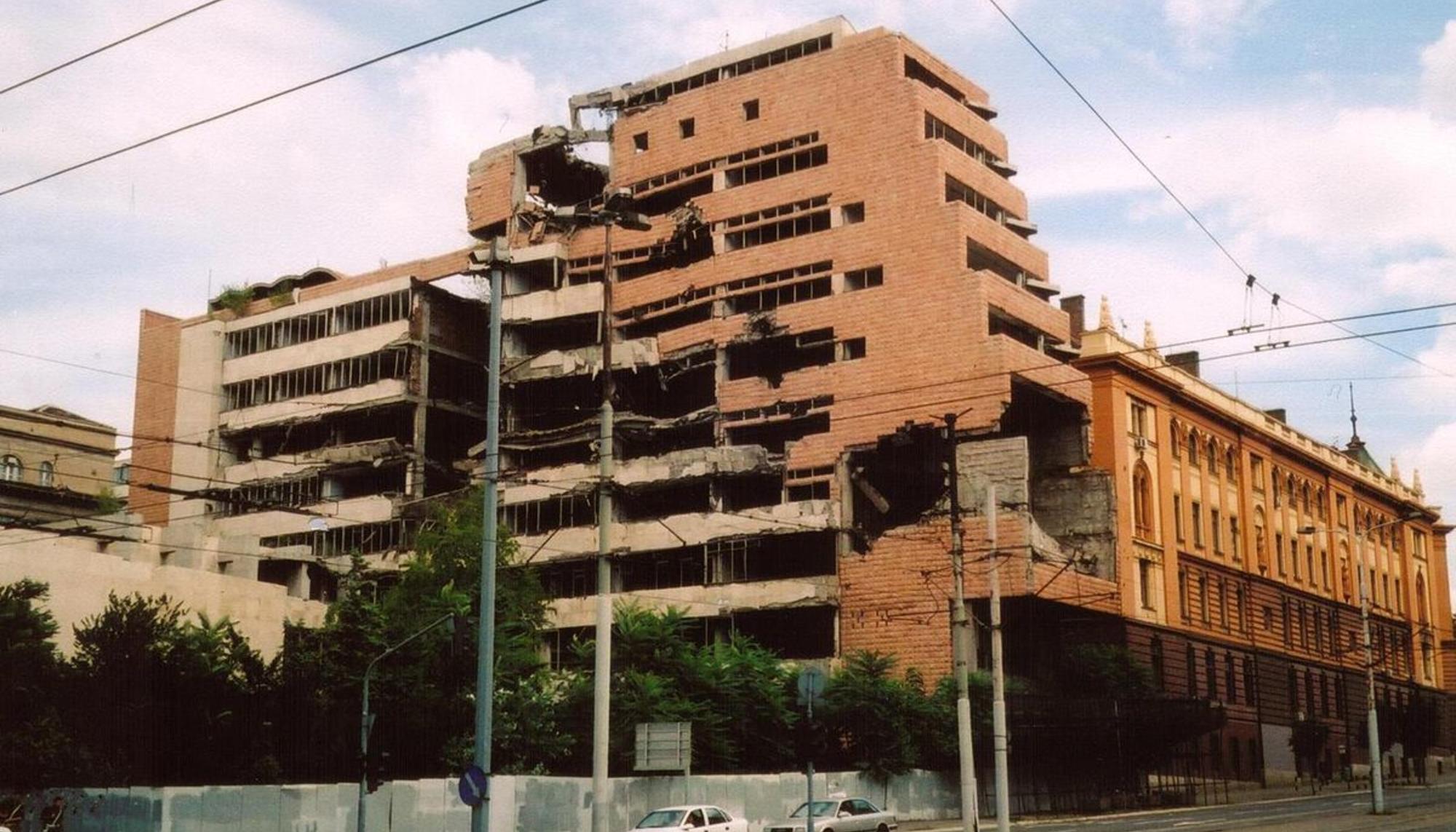 Efecto del bombardeo de la OTAN sobre el Ministerio de Defensa serbio.