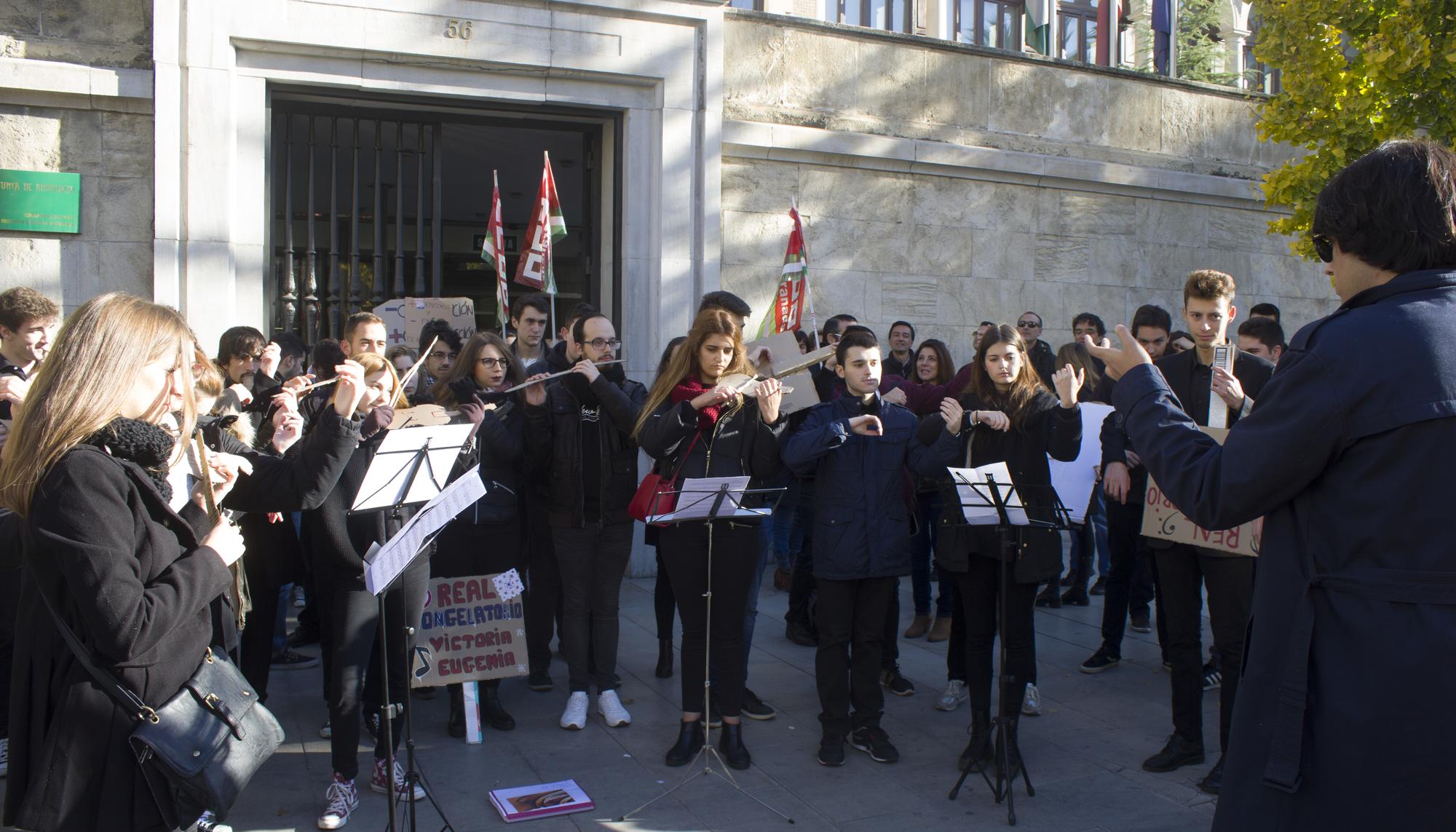 Protesta Conservatorio Granada, puerta