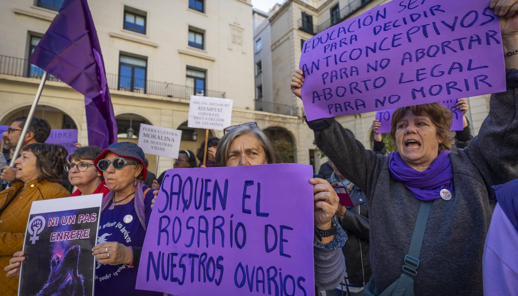 Movilización contra la oficina antiaborto de PP y Vox en Alicante - 2