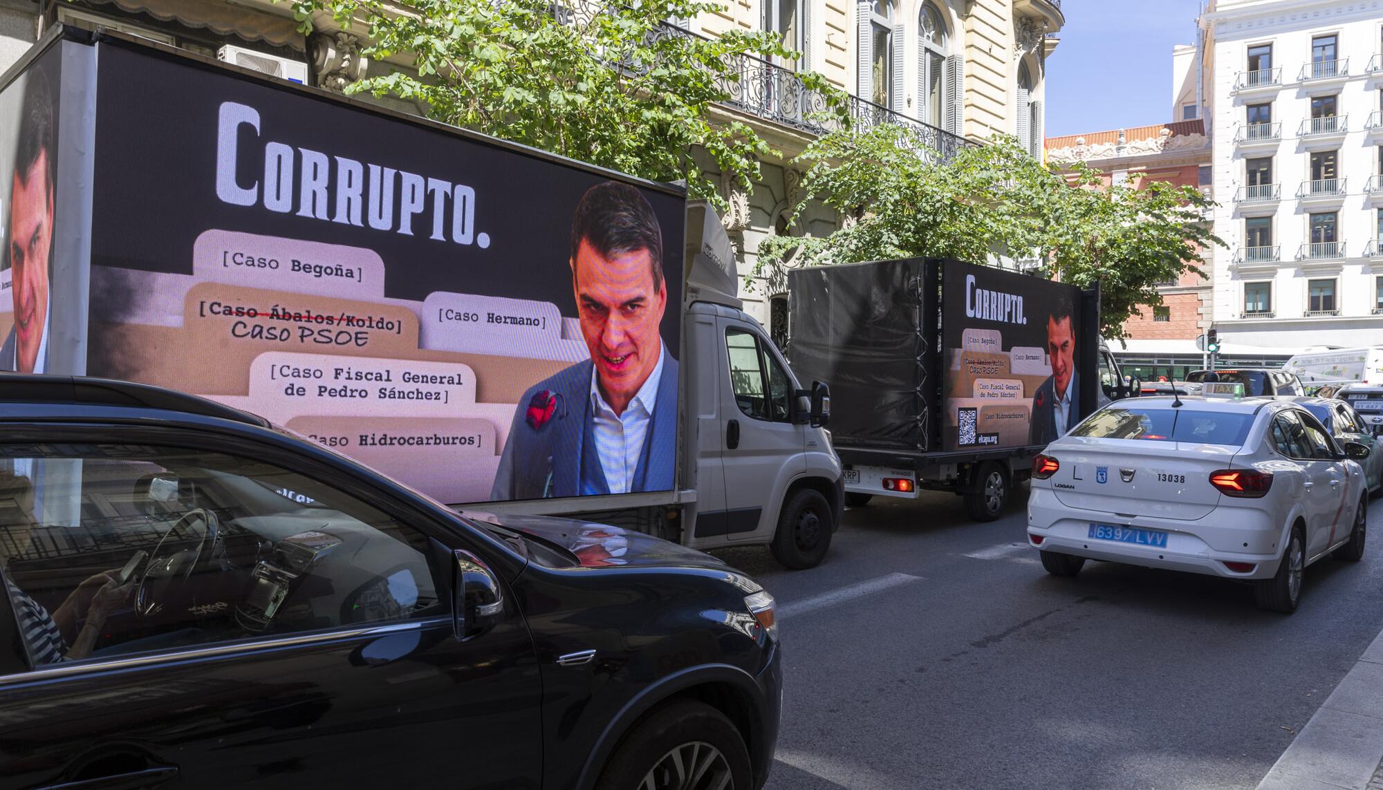 Camiones Hazte Oir Pedro Sánchez