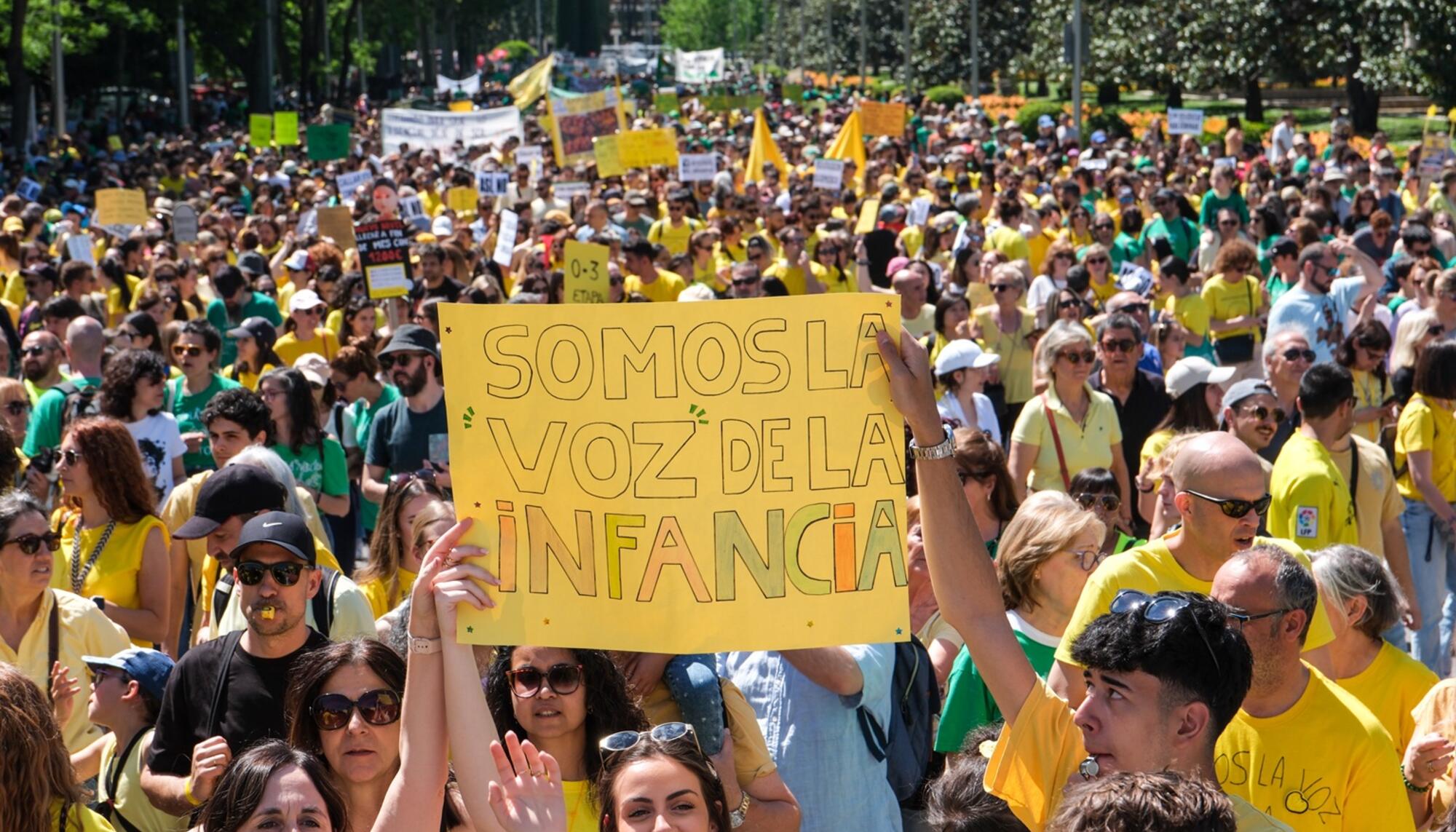 Manifestación Educación Pública 19 abril 26 - 2
