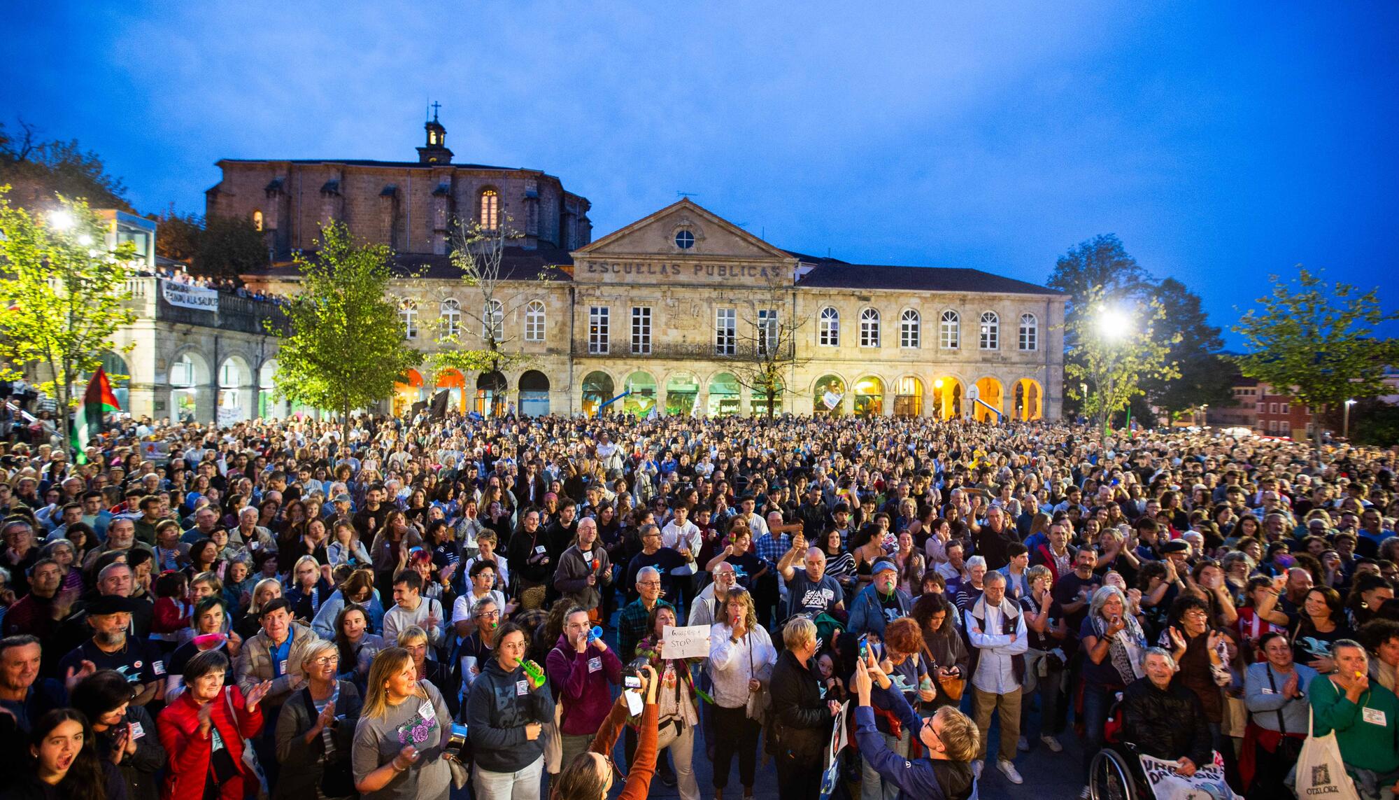 Guggenheim aurkako manifestazioa Gernikan 2024 10 19 - 12