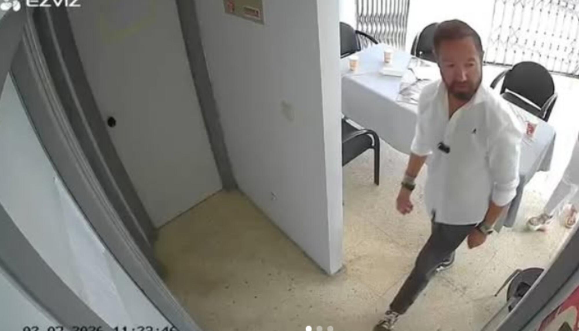 Concejal de Vox en la sede del Sindicat d’Estudiants de València 
