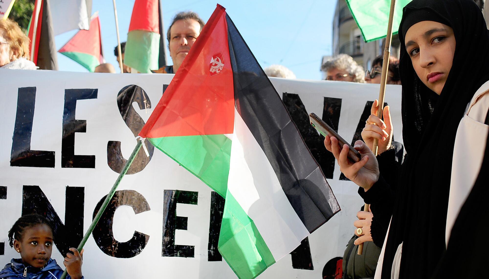 Manifestación en Vigo contra el genocidio en Gaza y en apoyo al pueblo palestino  - 10
