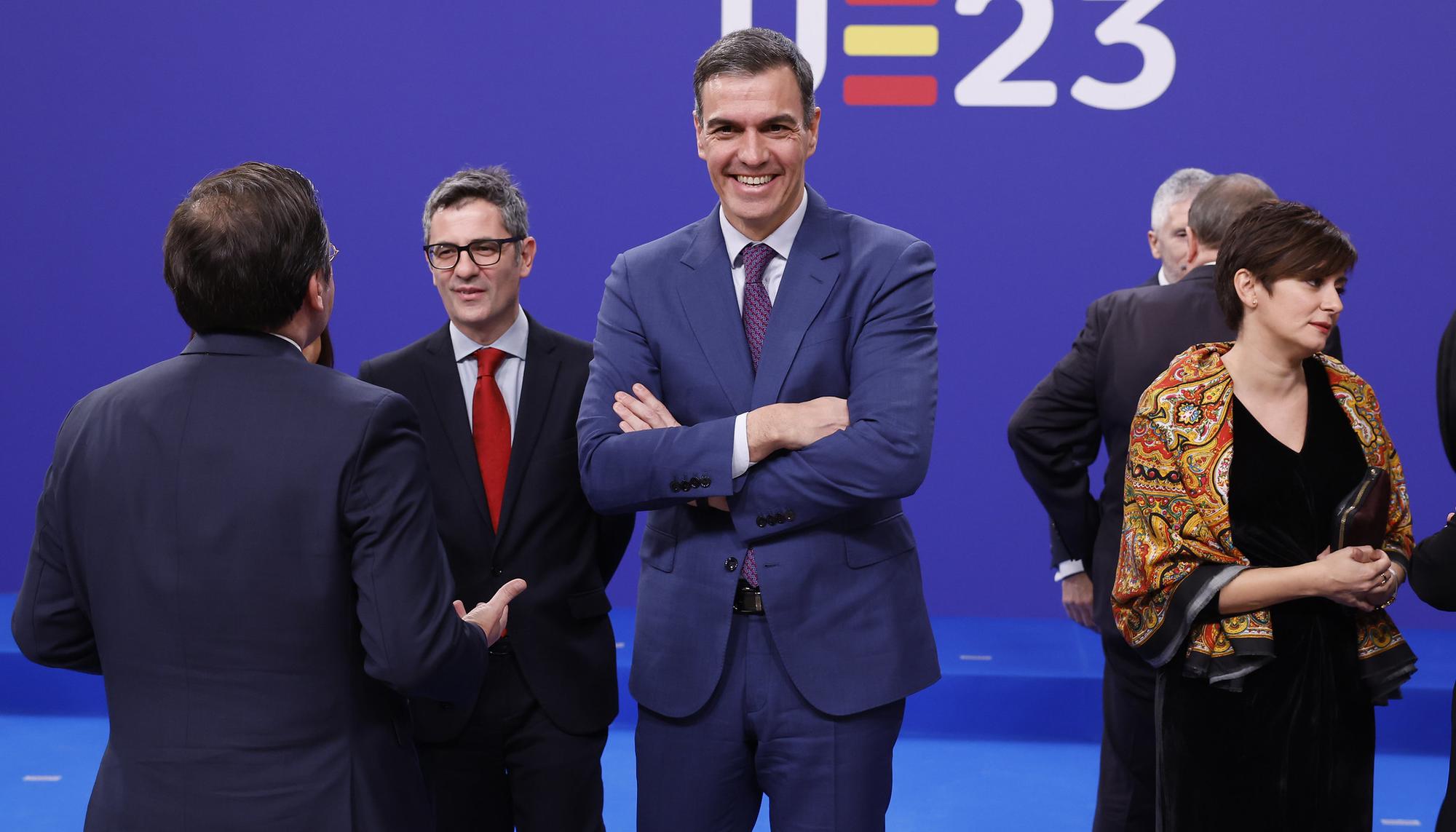 Pedro Sánchez y miembros del Gobierno en la clausura de la presidencia española de la UE.