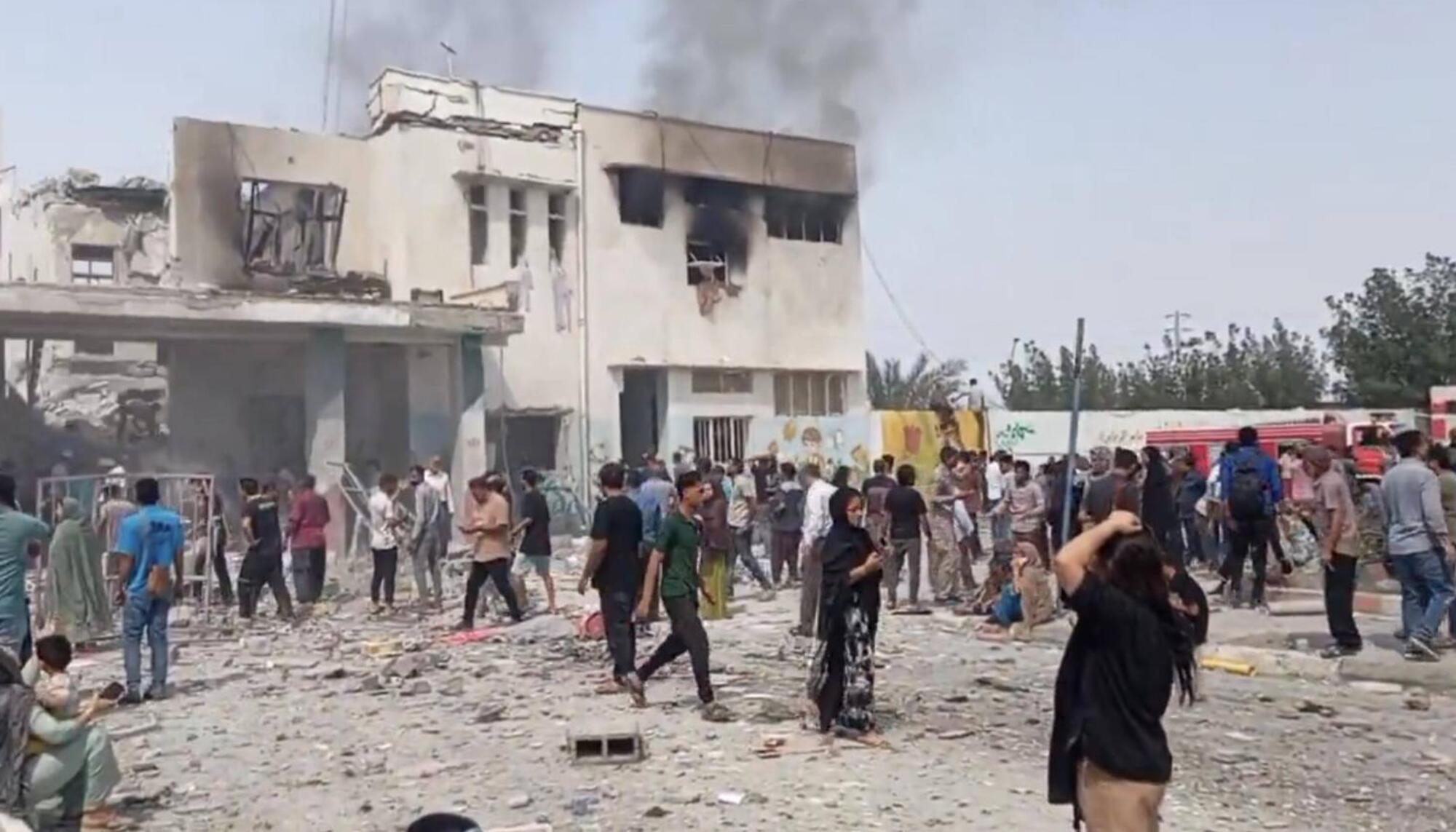 Una escuela primaria en Minab, en la provincia de Hormozgan, en el sur de Irán, fue bombardeada por EEUU e Israel. Al menos 85 niñas murieron.