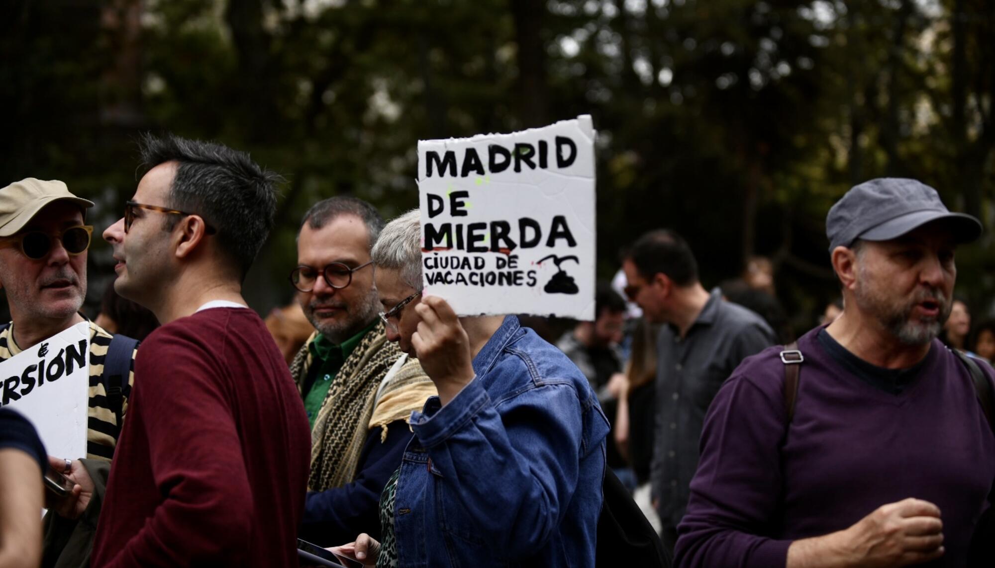 Decenas de miles de personas tomaron Madrid el 13 de octubre de 2024 para protestar por la falta de medidas para contener los precios del alquiler. - 12