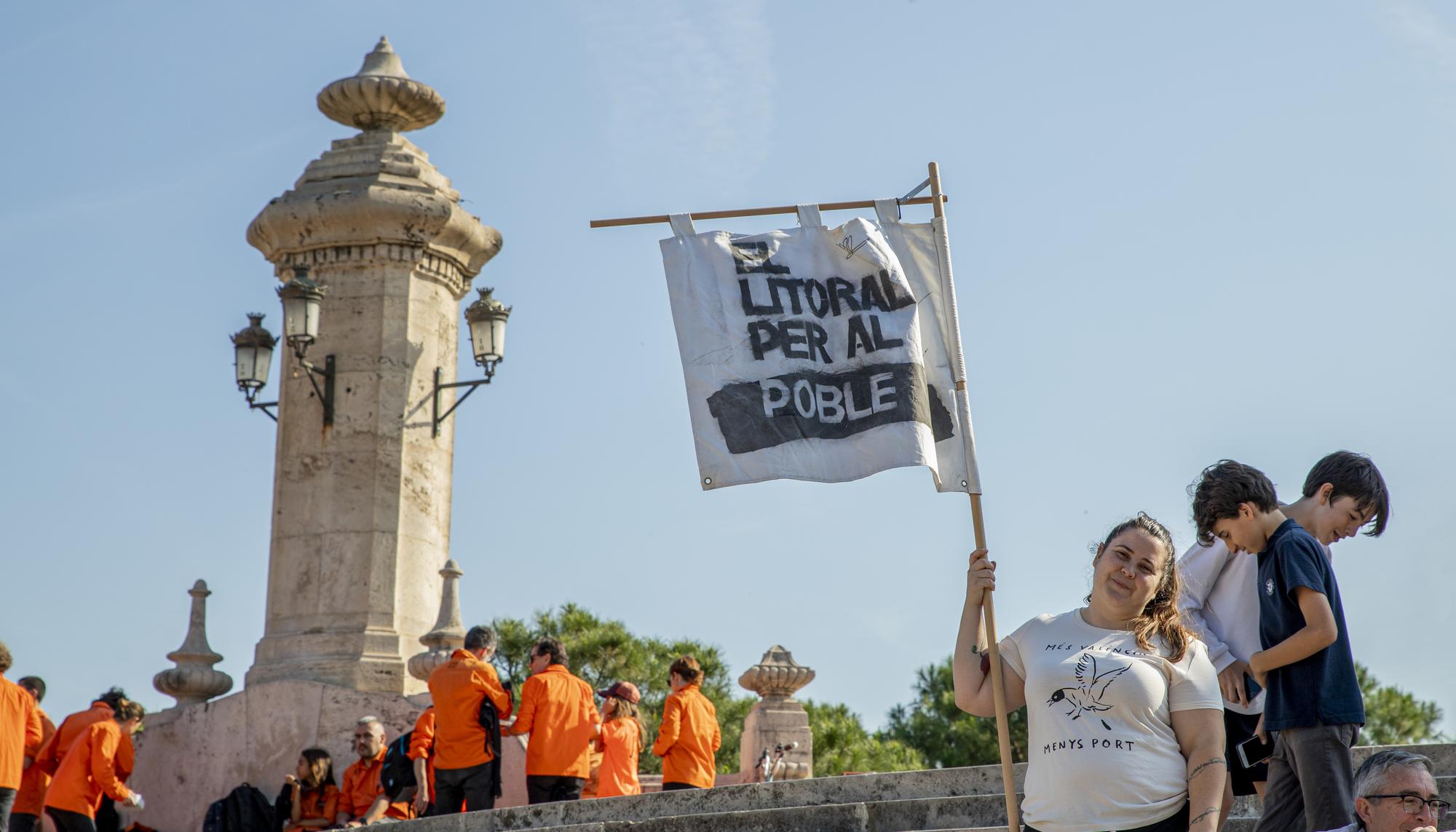Manifestación contra la ampliación puerto de València - 1