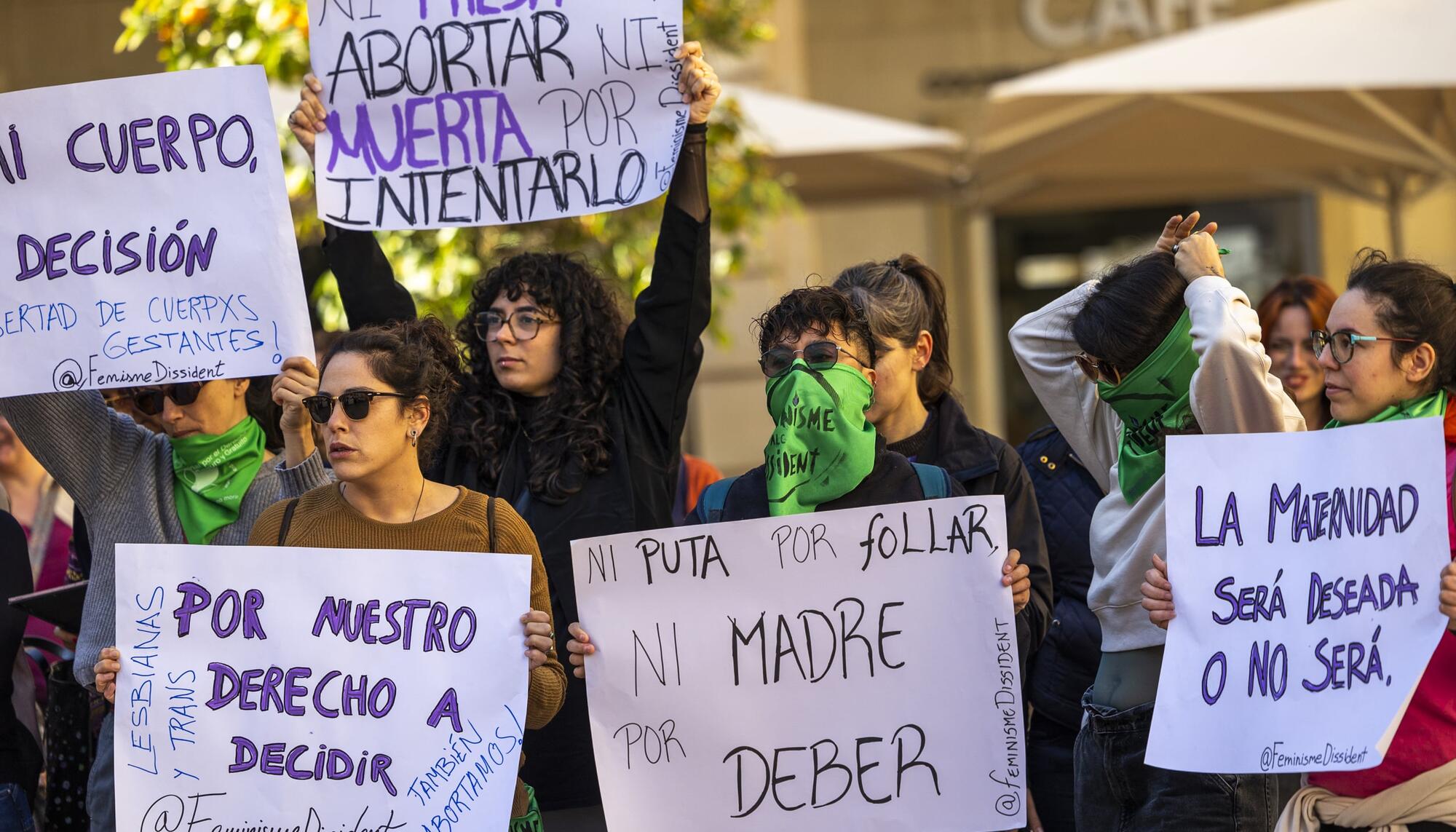 Movilización contra la oficina antiaborto de PP y Vox en Alicante - 15