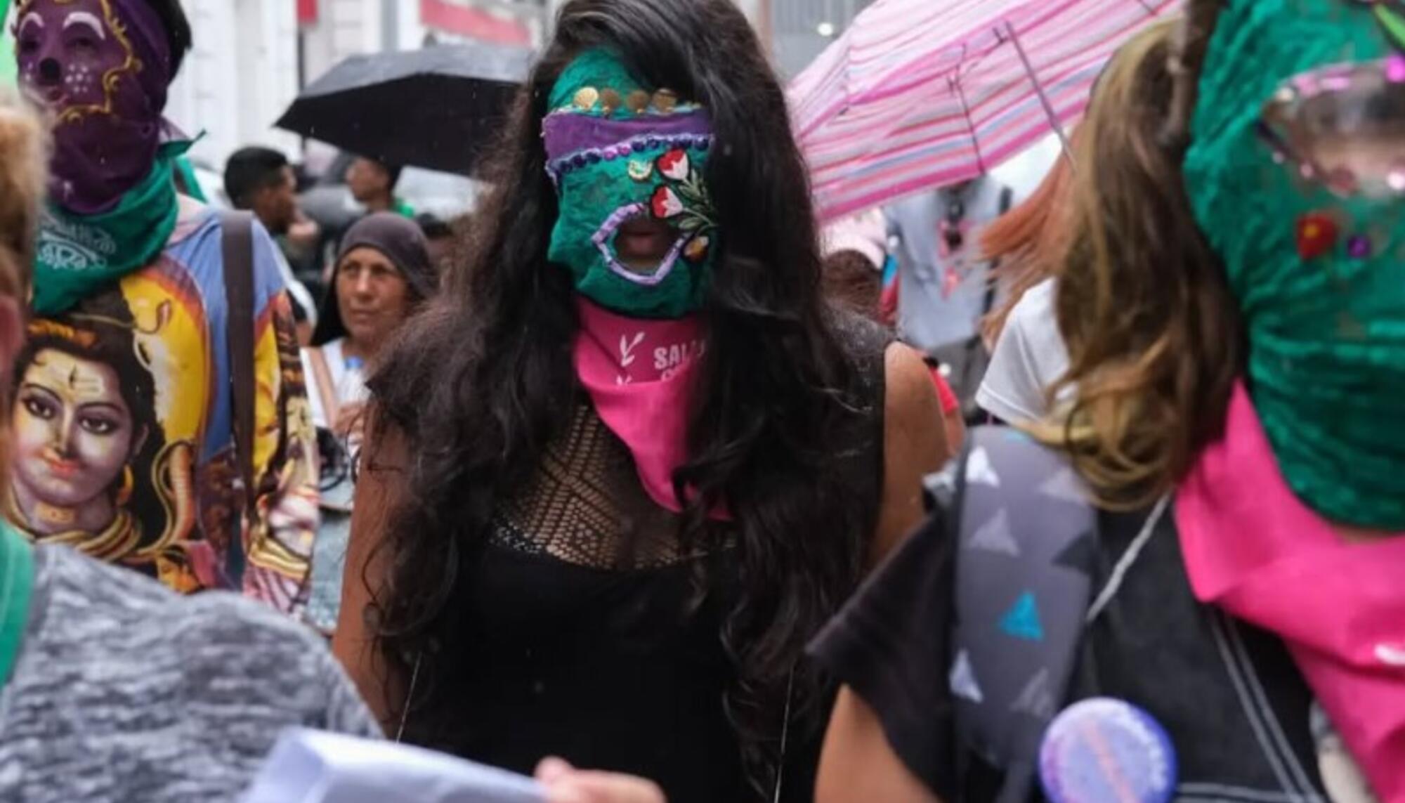 Las Comadres Púrpuras son un colectivo feminista venezolano creado en 2016.