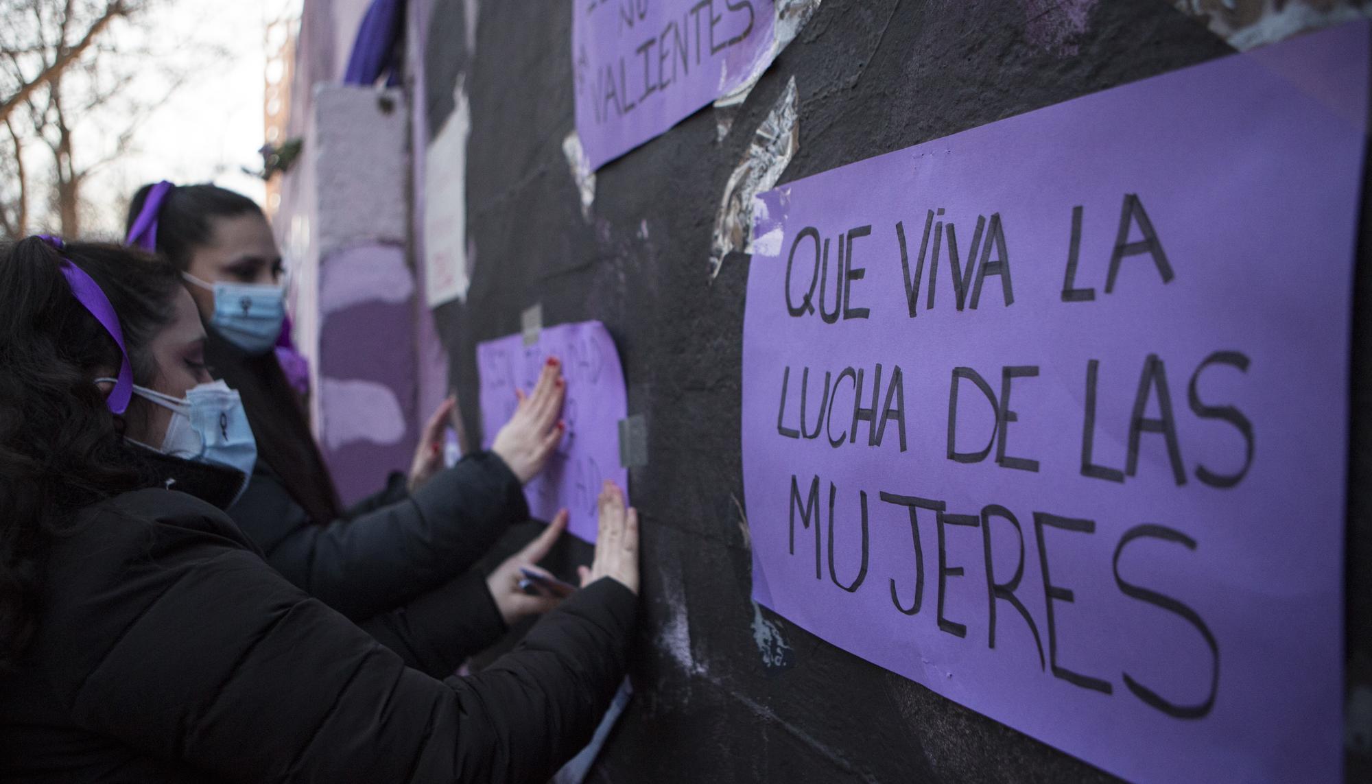 Concentración en el mural feminista de Ciudad Lineal el 8M - 11
