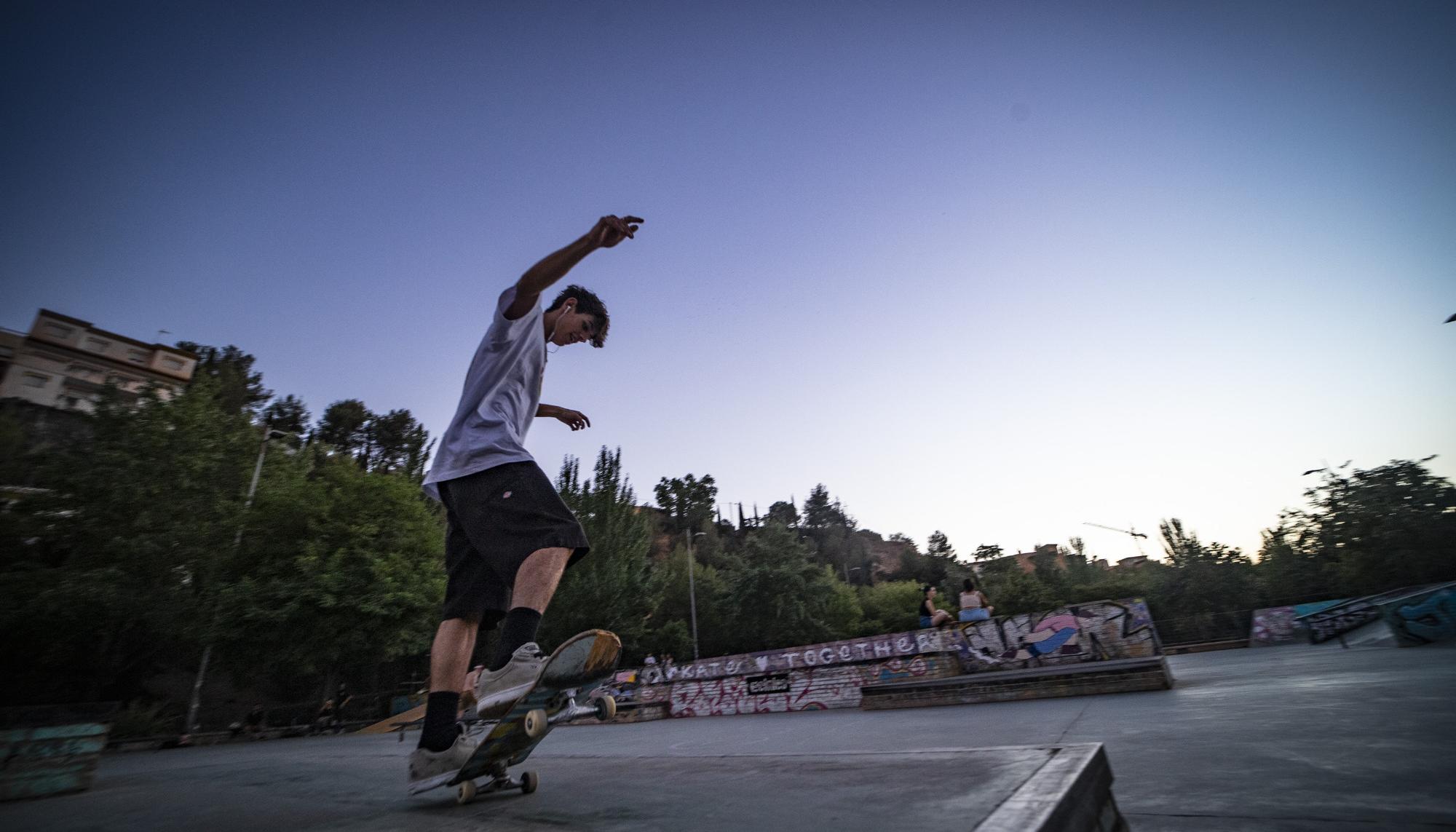 Skaters en el skatepark Bola de Oro, Granada - 12