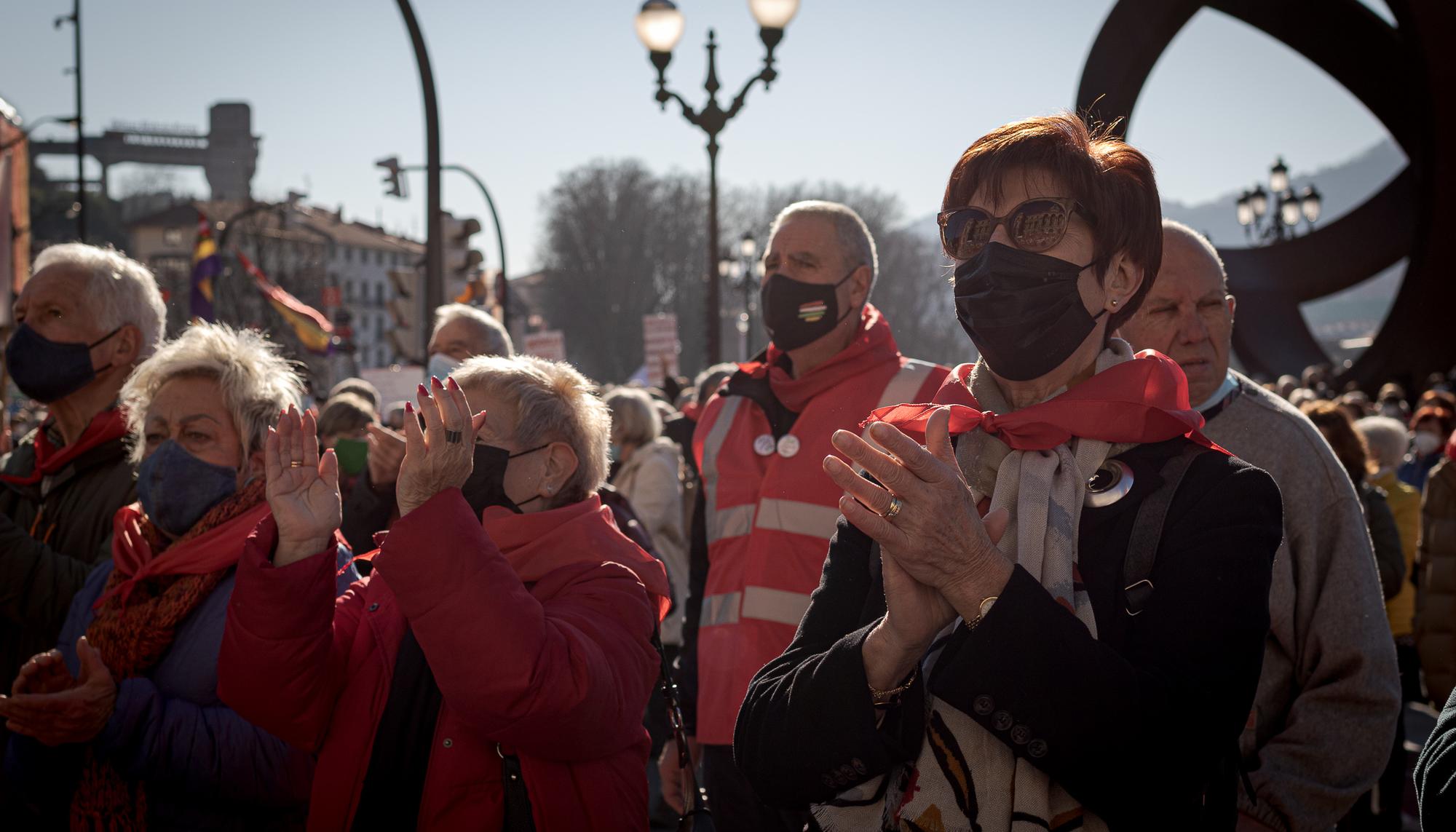 Manifestación cuarto aniversario Movimiento Pensionistas en Bilbao - 15