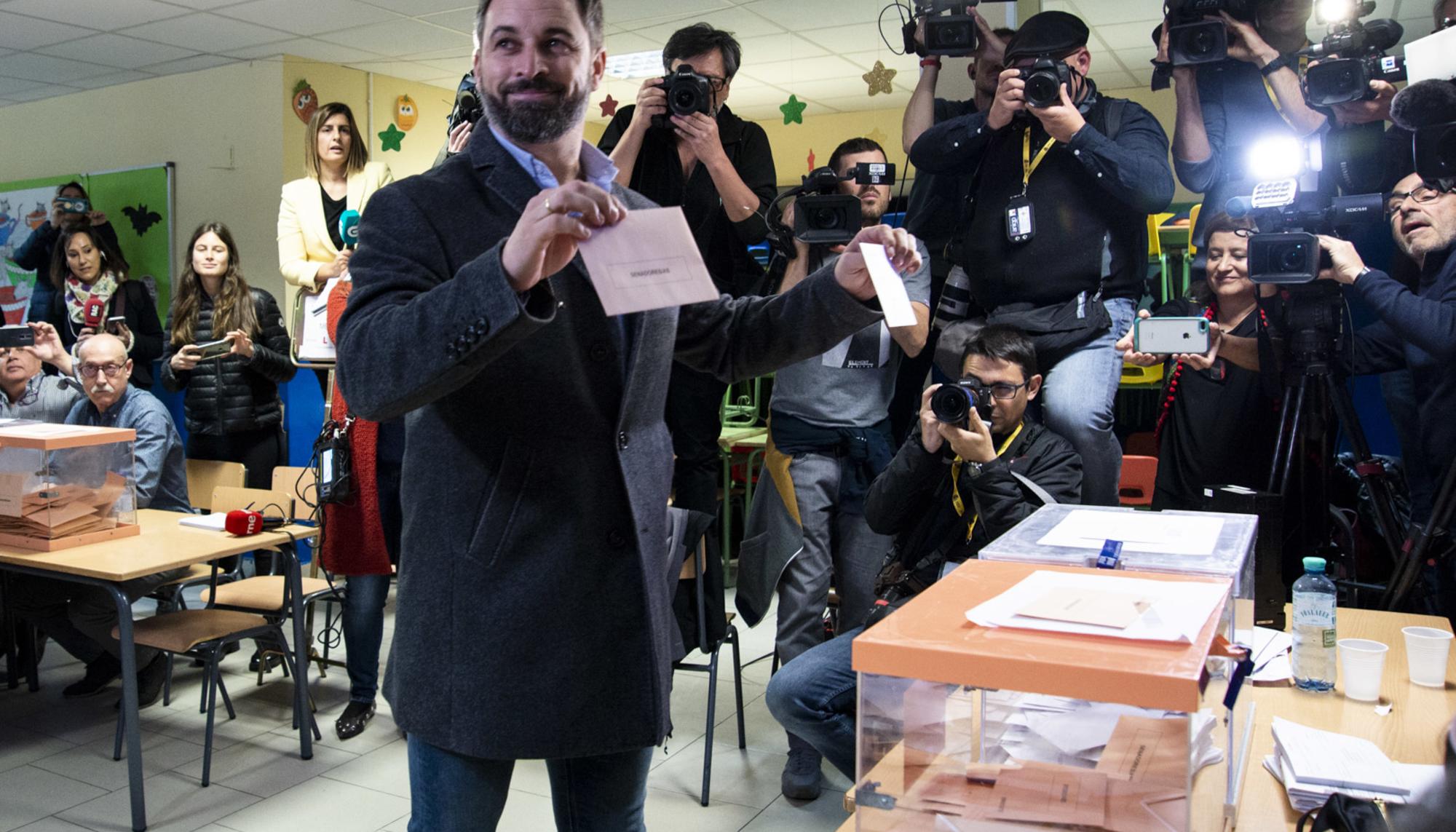 Santi Abascal votando 2019