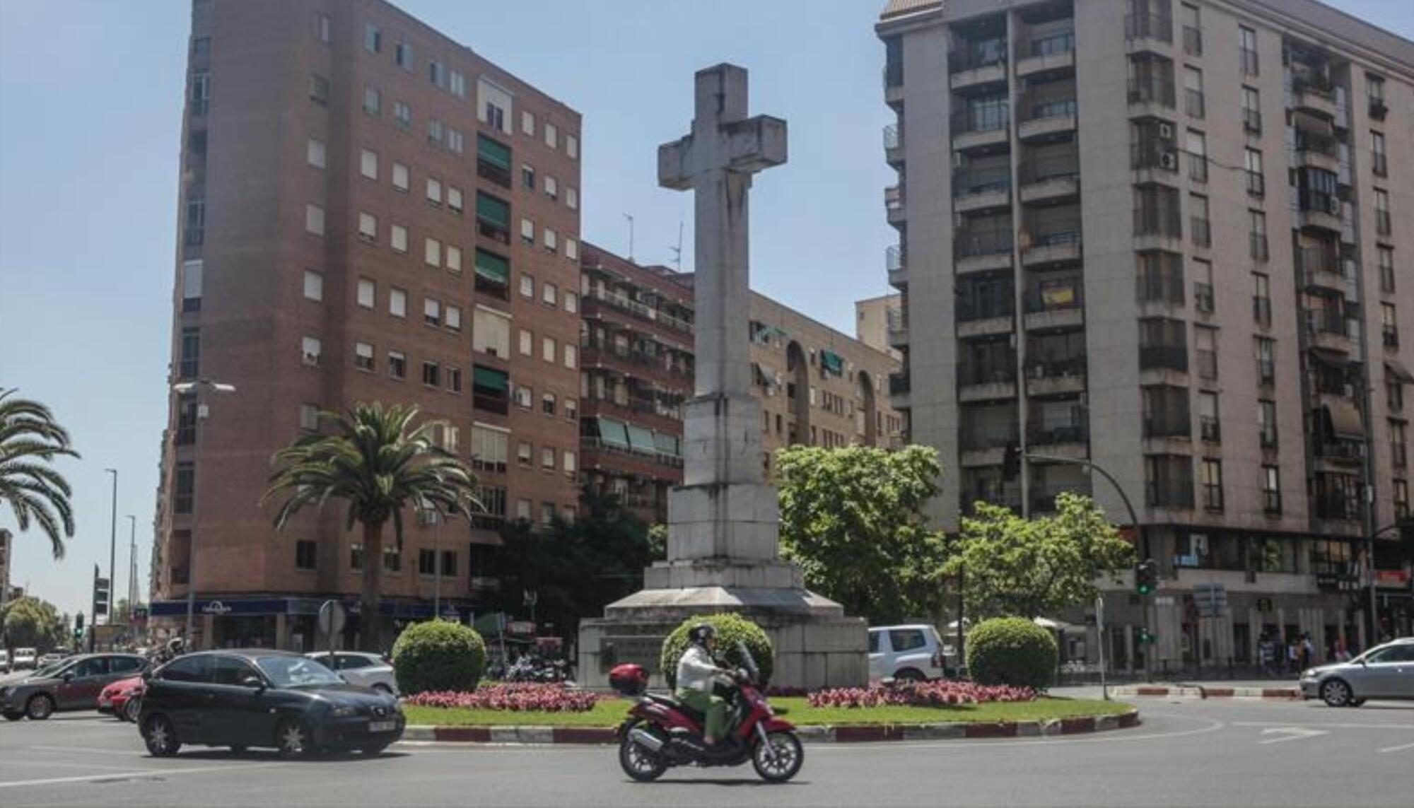 Cruz Caídos Cáceres foto