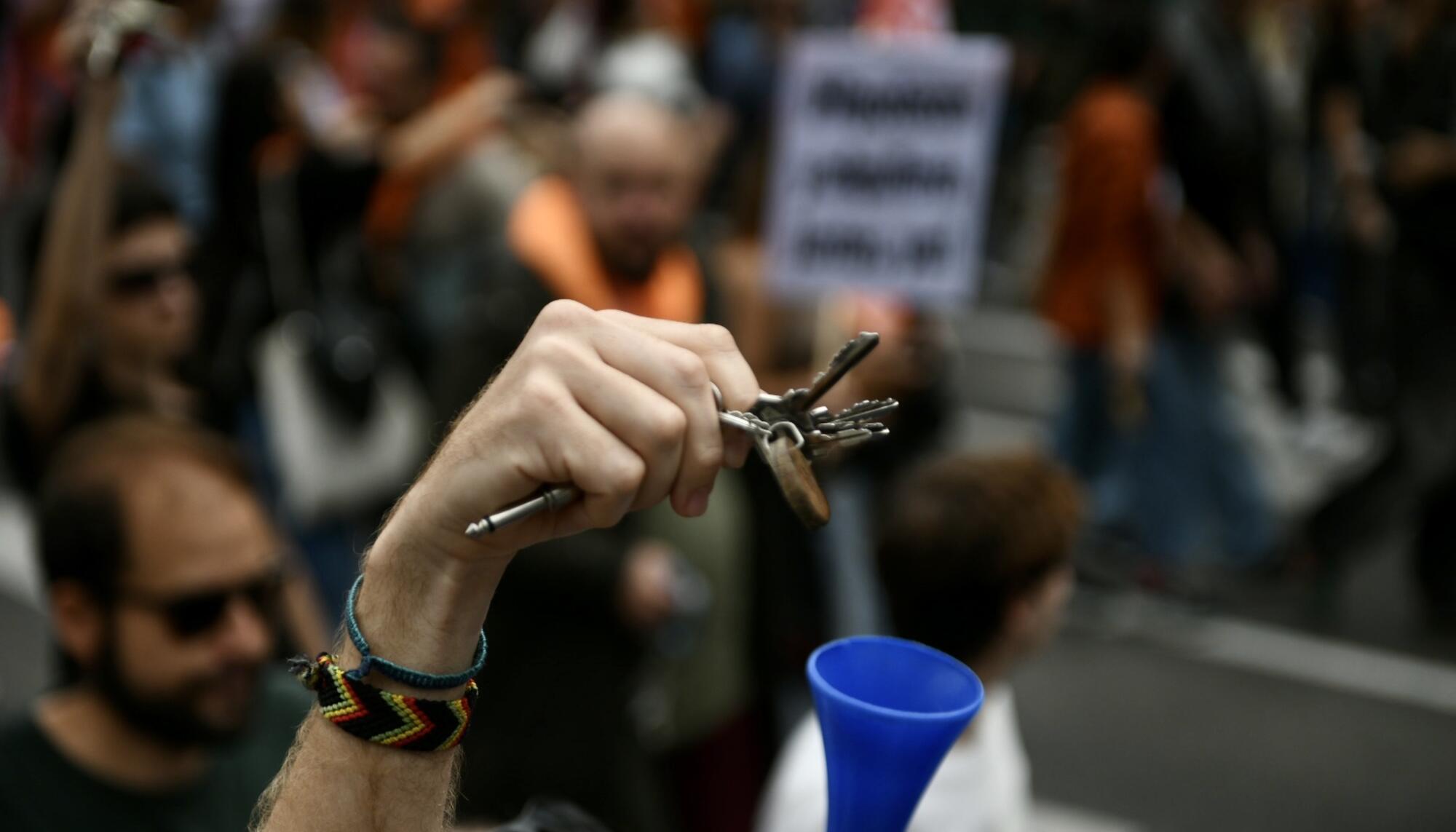 Decenas de miles de personas tomaron Madrid el 13 de octubre de 2024 para protestar por la falta de medidas para contener los precios del alquiler. - 18