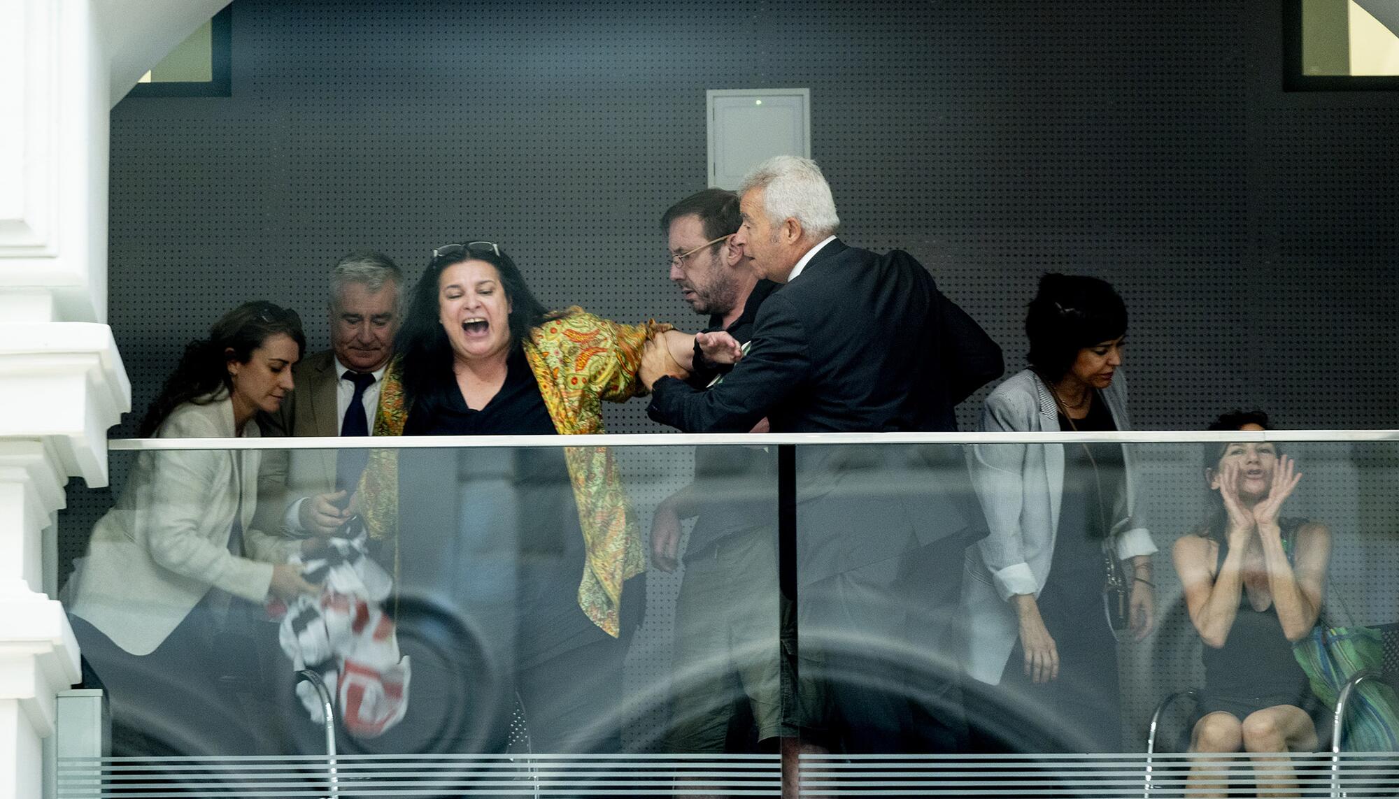Acción Sindicato Inquilinas pleno del Ayuntamiento Madrid - 1