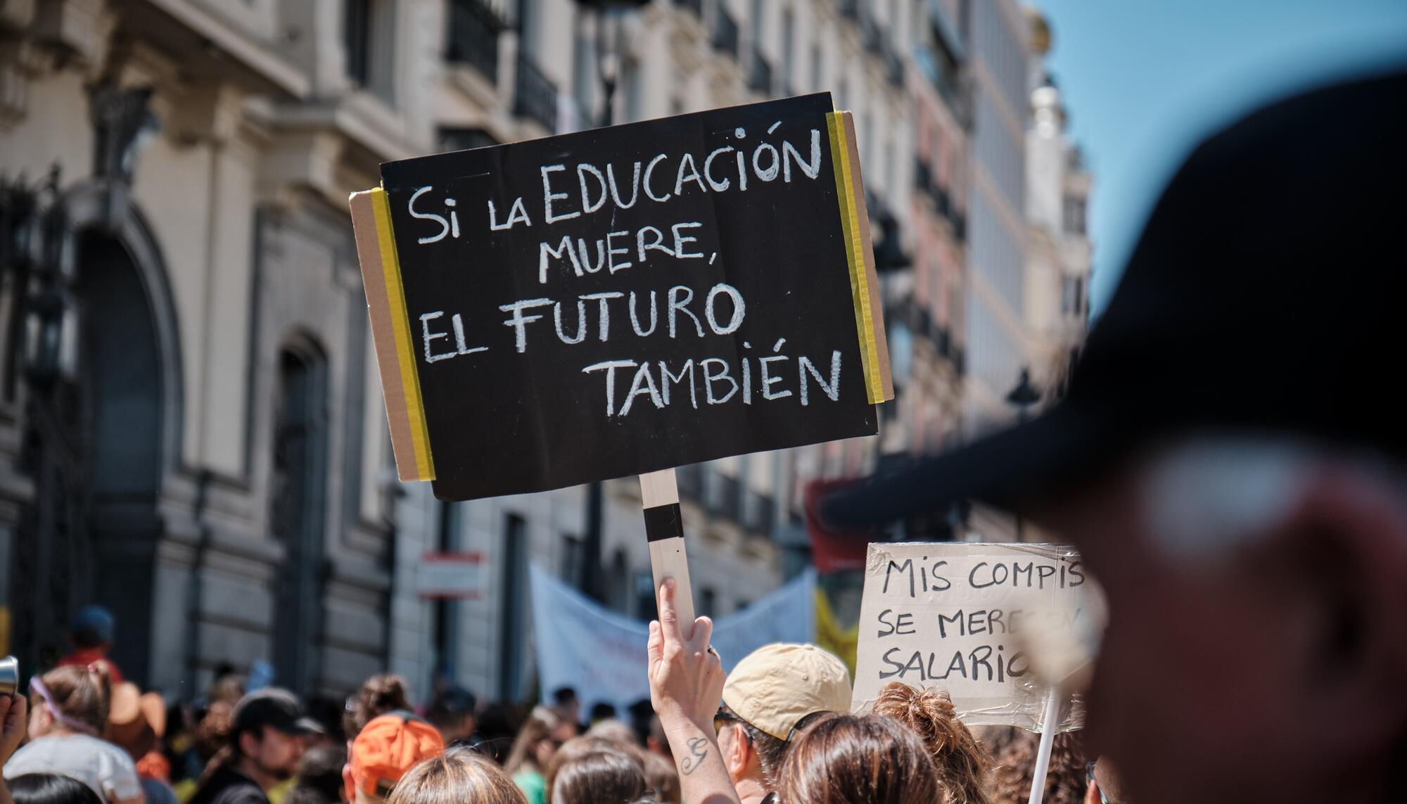 Manifestación Educación Pública 19 abril 26 - 12