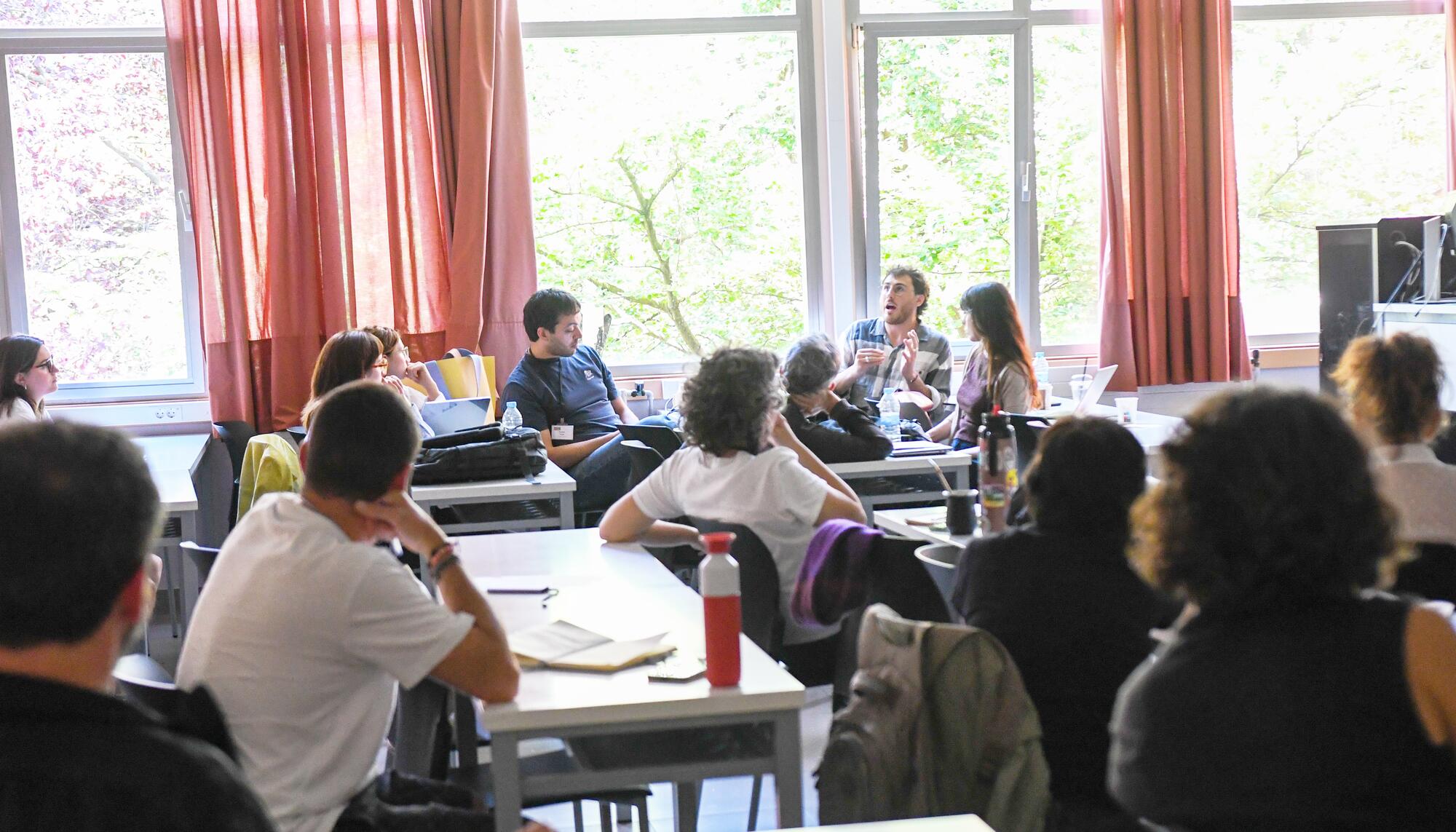 Hablando sobre economía crítica en la Universidad de Sarriko