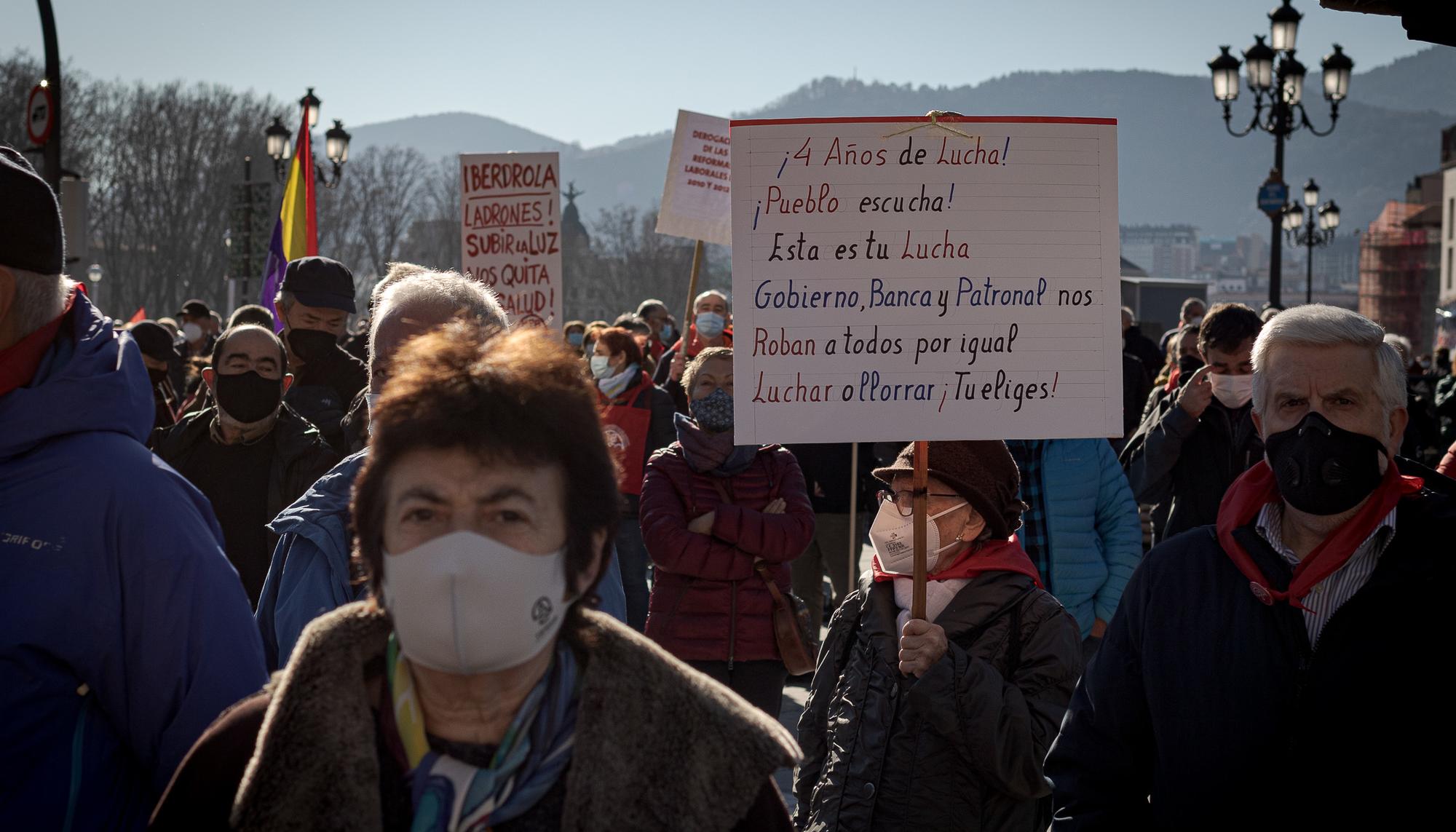 Manifestación cuarto aniversario Movimiento Pensionistas en Bilbao - 14