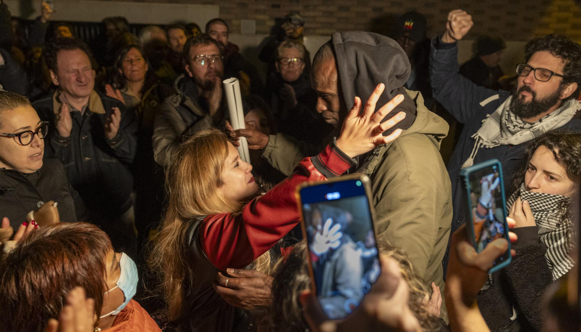 Liberación Serigne Mbaye Martín Cúneo redada - 18