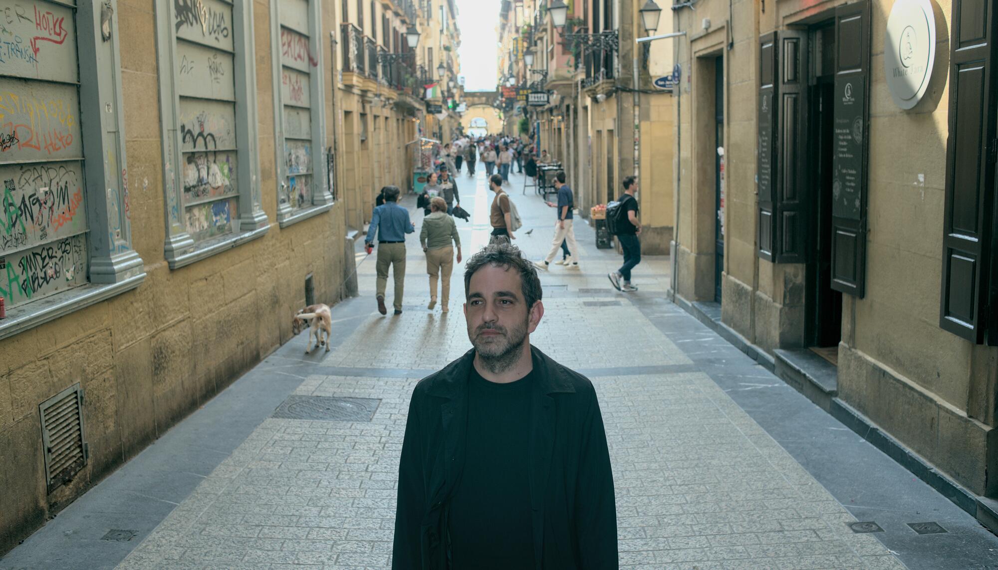 El director argentino Nicolás Gil Lavedra presentó en San Sebastián su documental ‘Traslados’