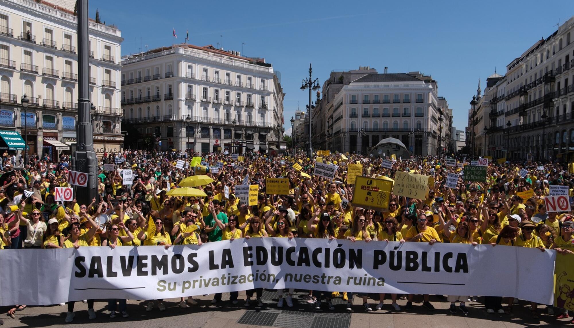 Manifestación Educación Pública 19 abril 26 - 1