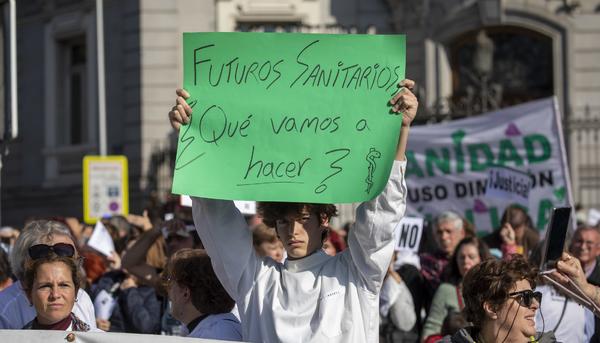 Manifestación por la Sanidad Pública en Madrid - 12