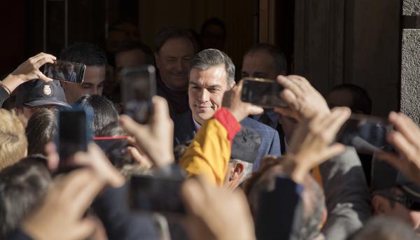 Salida de la sesion de investidura Congreso 7 de enero de 2020 - 6