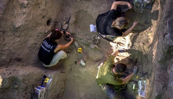 Exhumación de la fosa de El Espinar